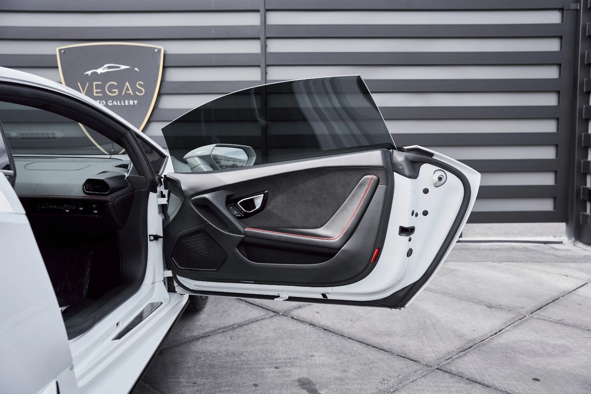 mph025_1979345886_Used_2020_Lamborghini_Huracan_EVO_1768438591_ebc5cad943