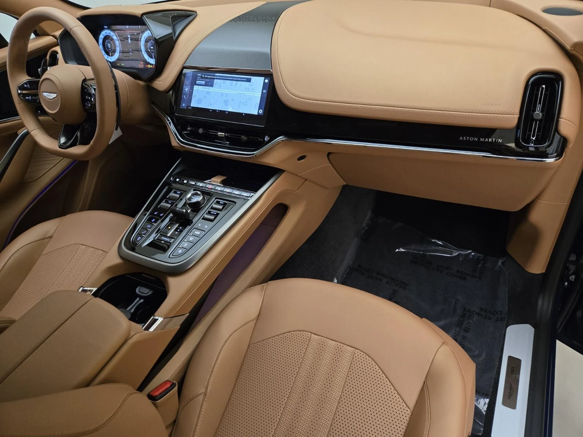 mph025_198066419_New_2025_Aston_Martin_DBX_707_1753162728_e3a9c71c3a