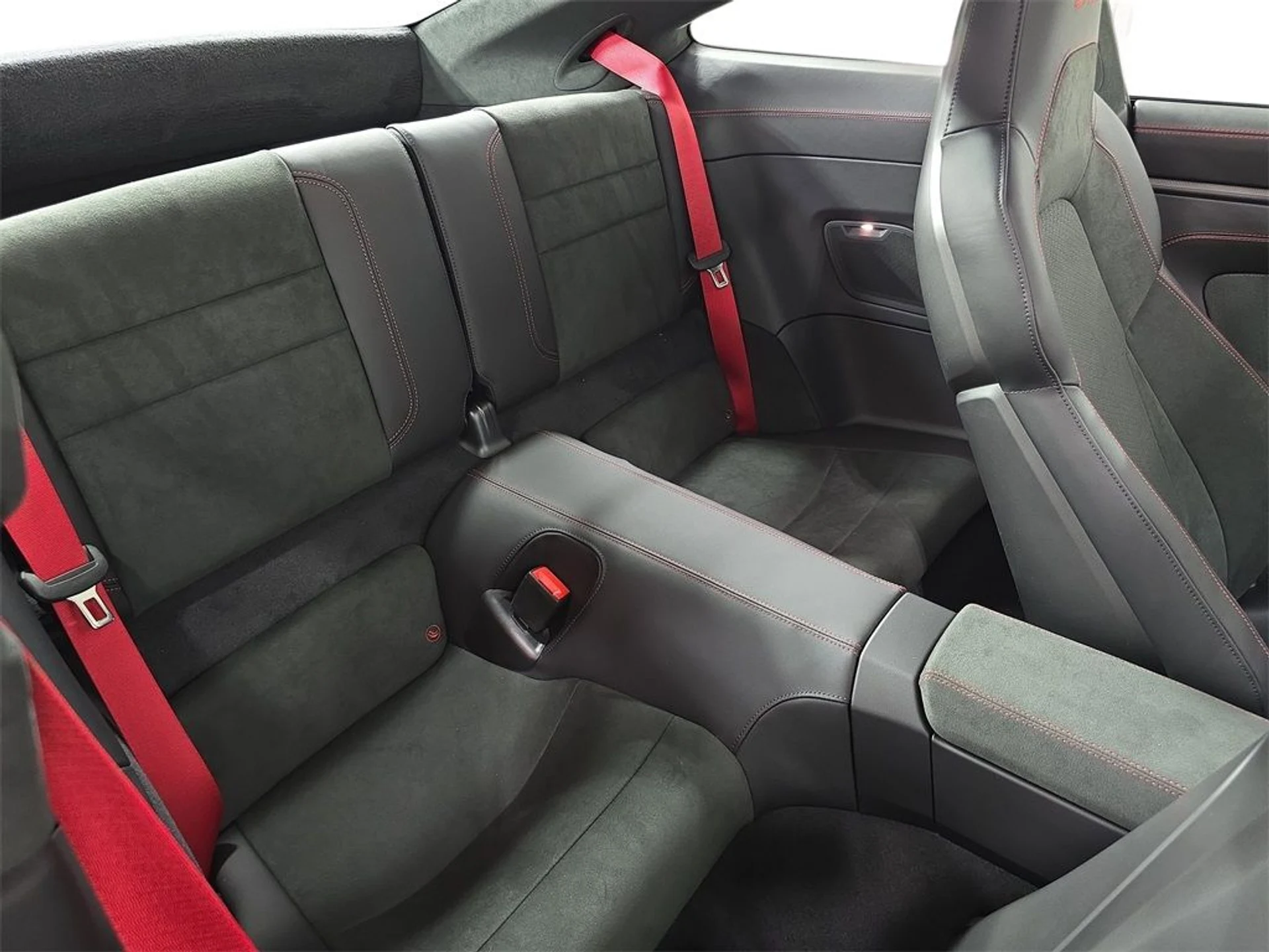 mph025_198174143_06a0cd746a732bd4e40f480fb24caa89_f9e42dea81