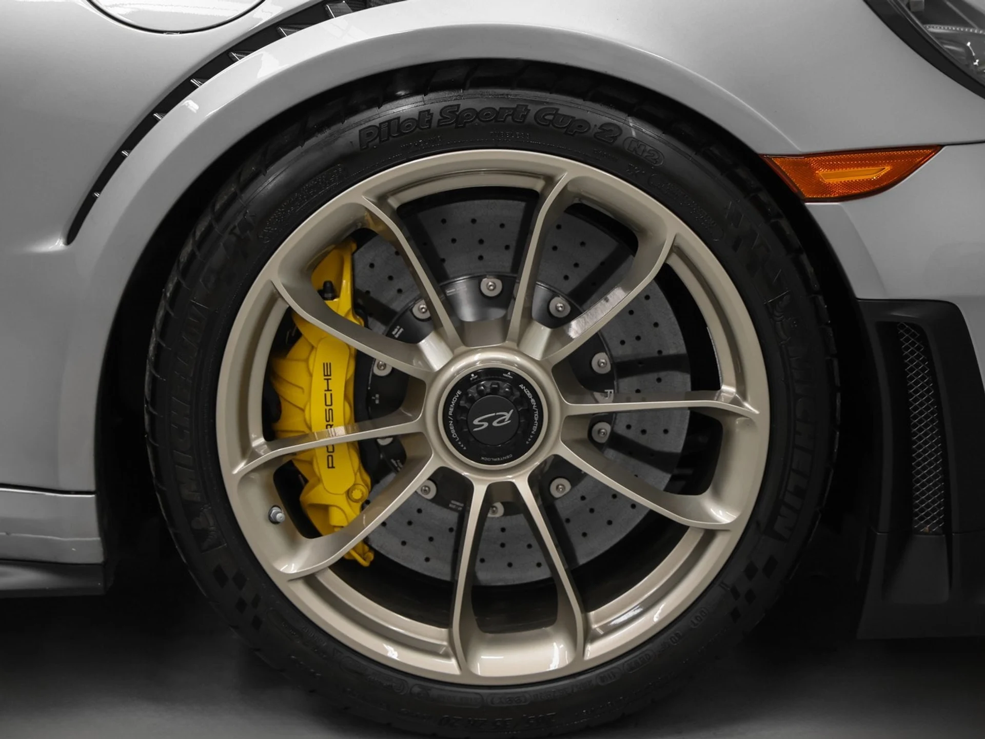 mph025_1984195431_26_9ef4ef3207