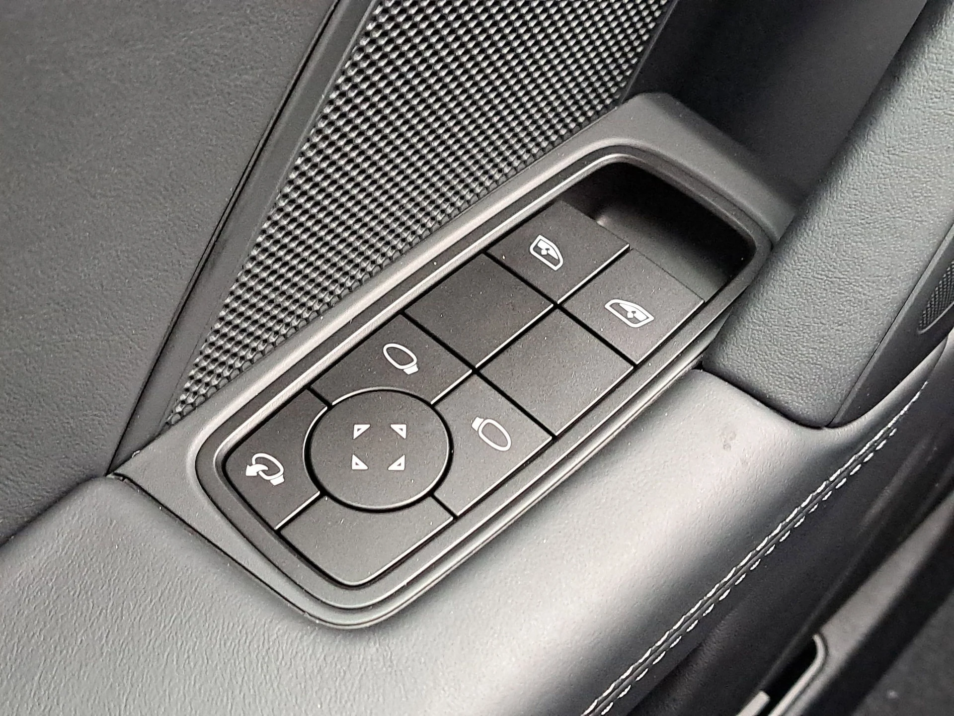 mph025_1984555203_9874f2338de422d8a9fef80e2ca41d0dx_9680b2f756