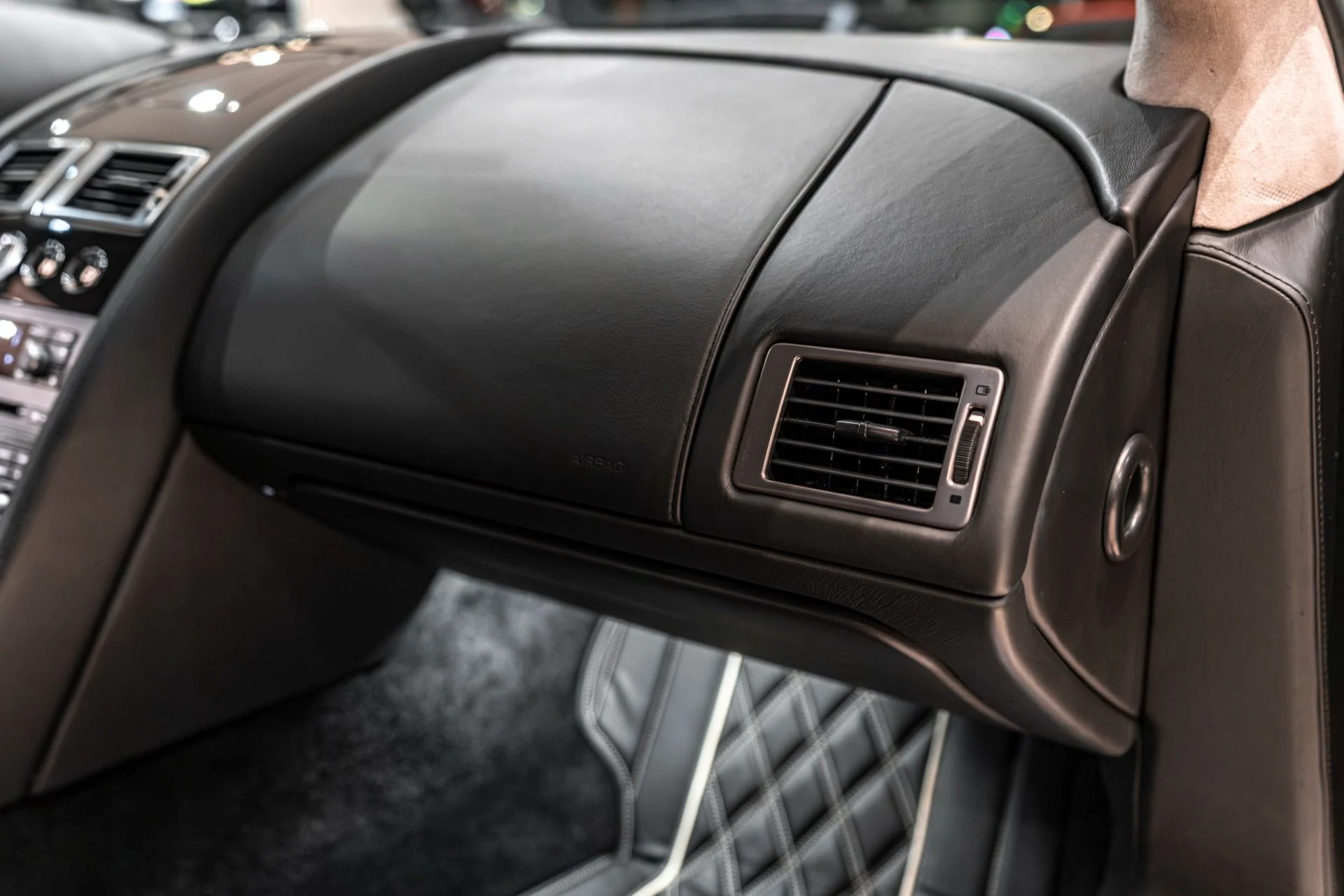 mph025_2000781033_13205_p26_l_d3e38f2bac