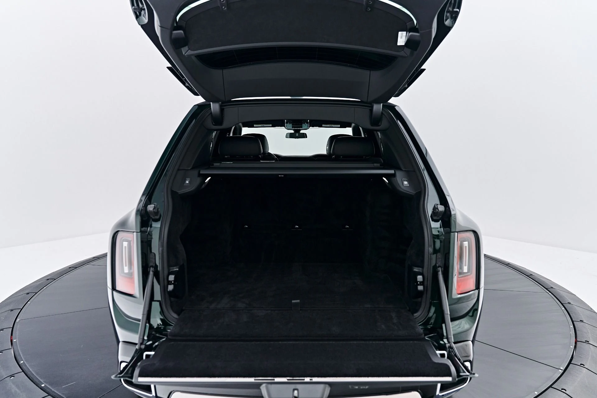 mph025_200680513_Used_2026_Rolls_Royce_Cullinan_Base_1788456515_39c7474095