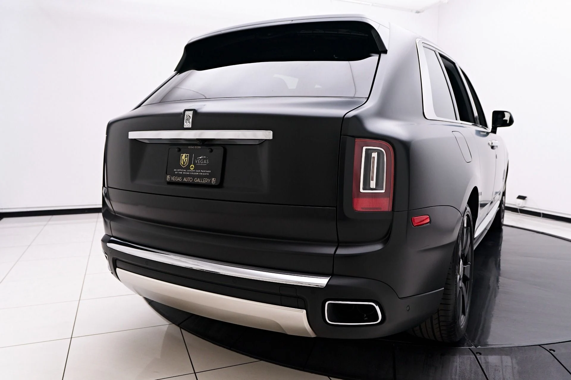 mph025_2012240392_Used_2023_Rolls_Royce_Cullinan_Base_1754606865_a5ffcee6da