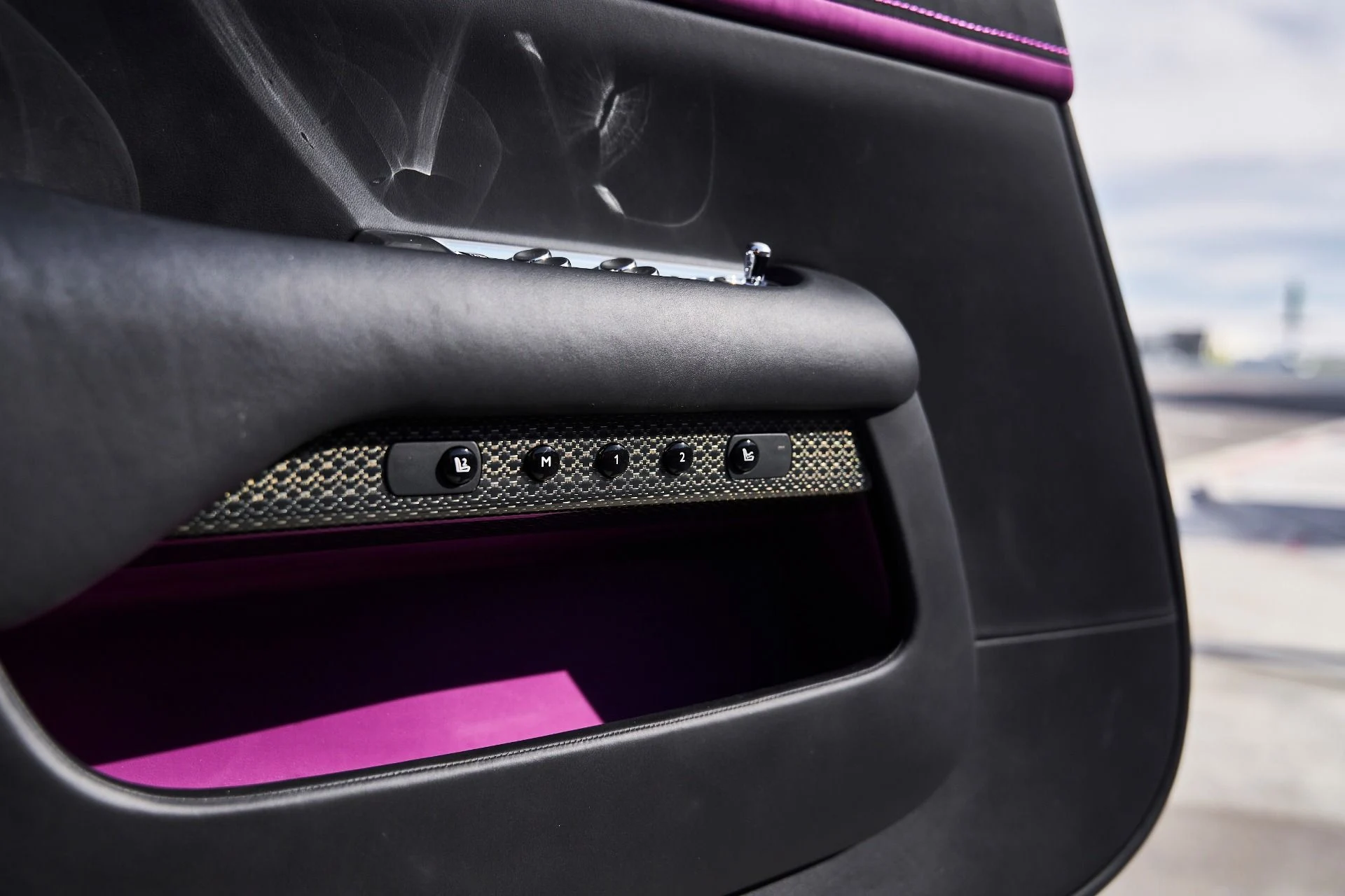 mph025_2019358122_Used_2020_Rolls_Royce_Wraith_Base_1774310784_8f916bc73e