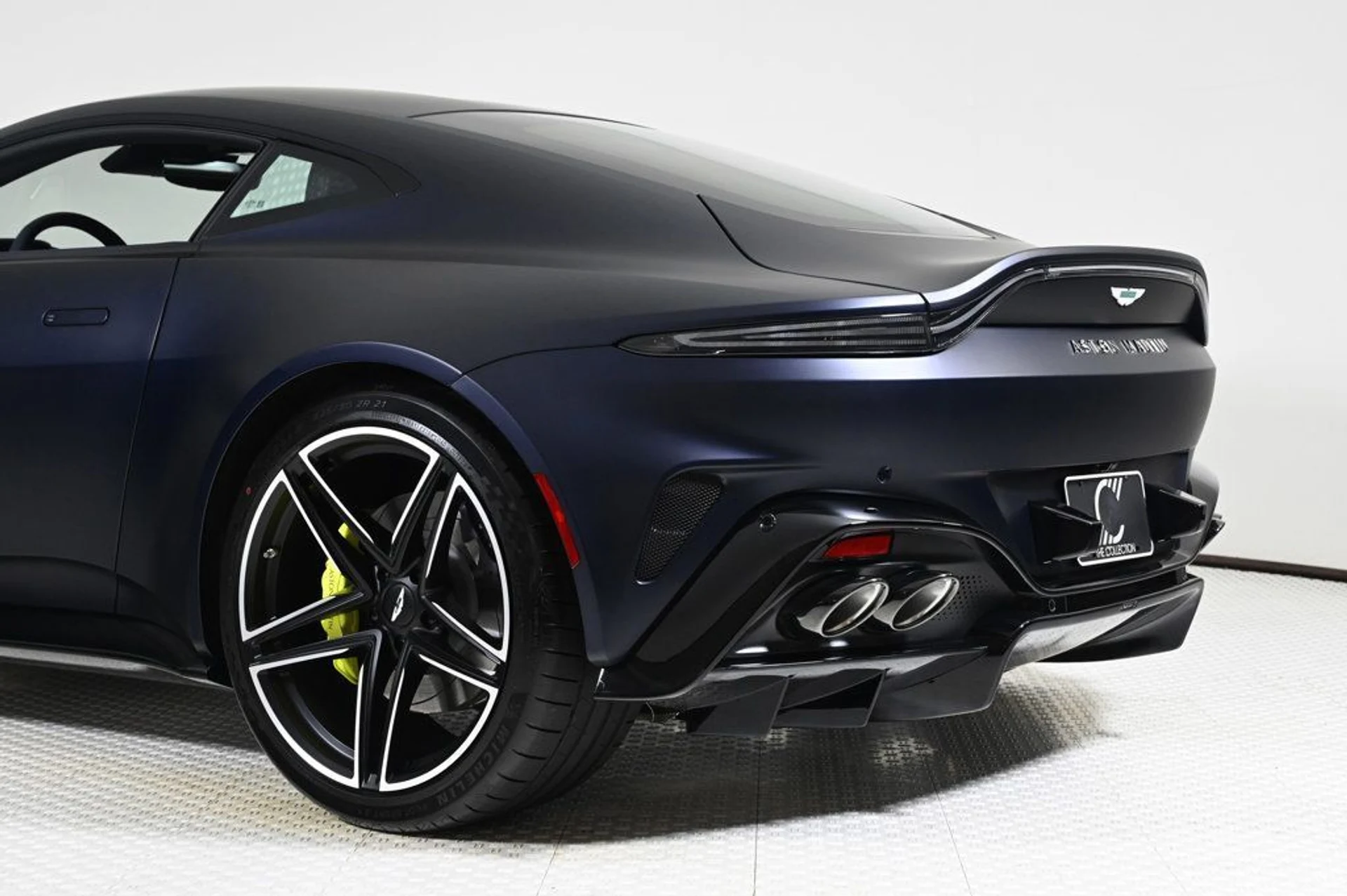 mph025_2024969049_new_2026_aston_martin_vantage_coupe_11350_22897460_25_1024_14a8a87a18