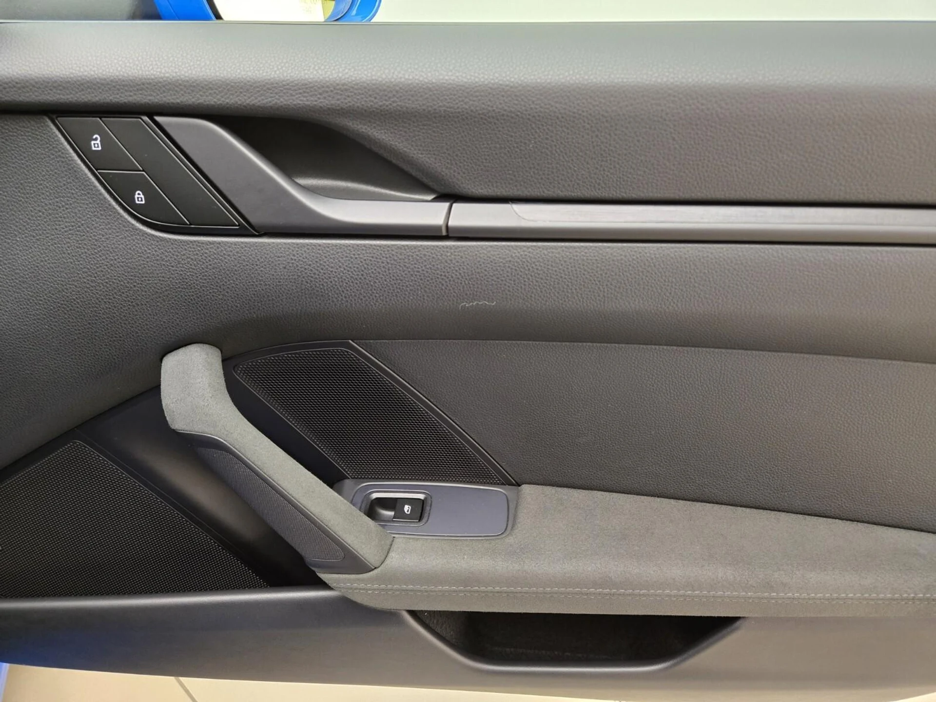 mph025_203498546_Used_2022_Porsche_911_1768891662_867f3aed0b