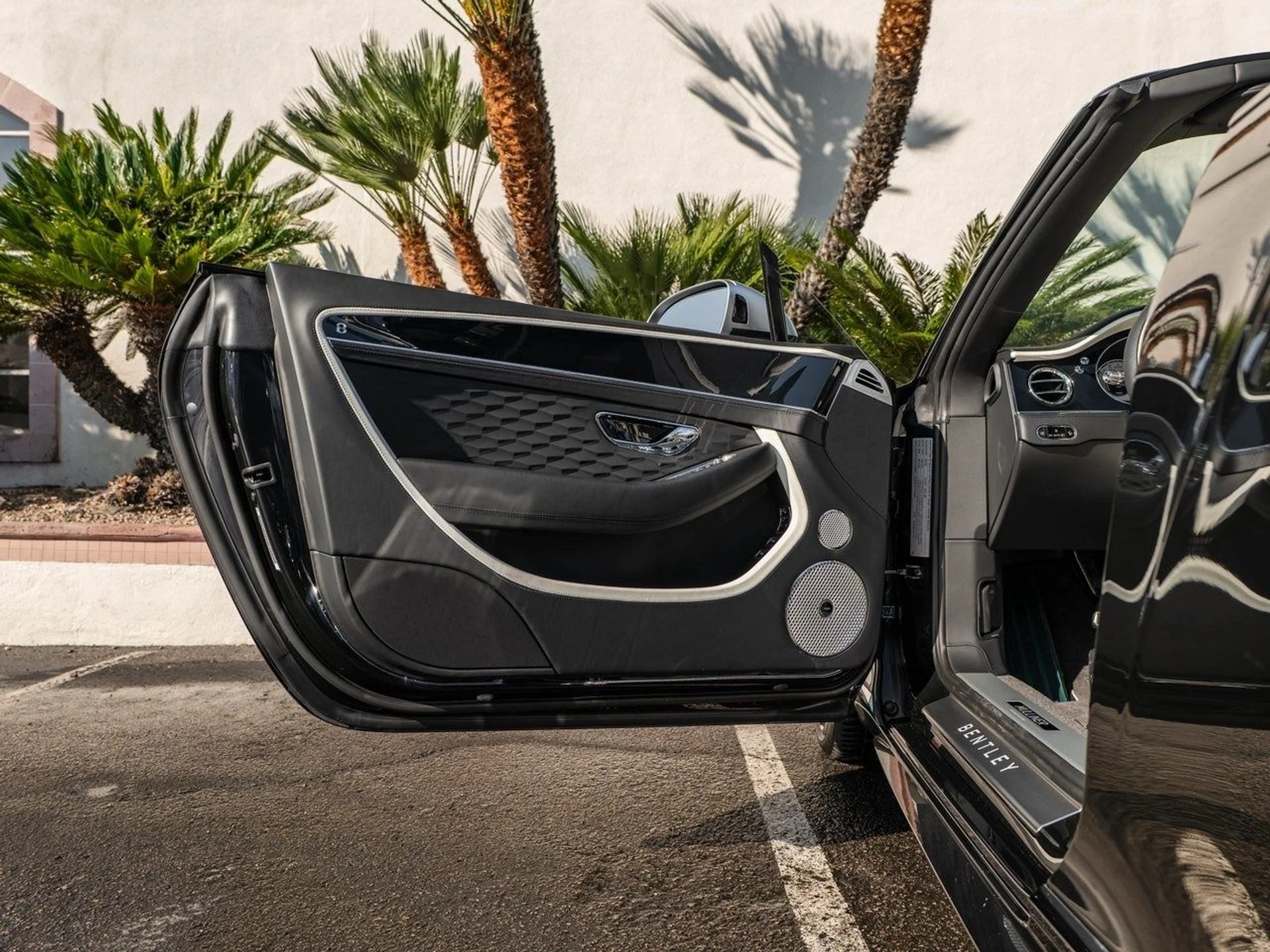 mph025_2040267260_0a0a3382472f866481956ae7c7c2f497x_4398d6b720