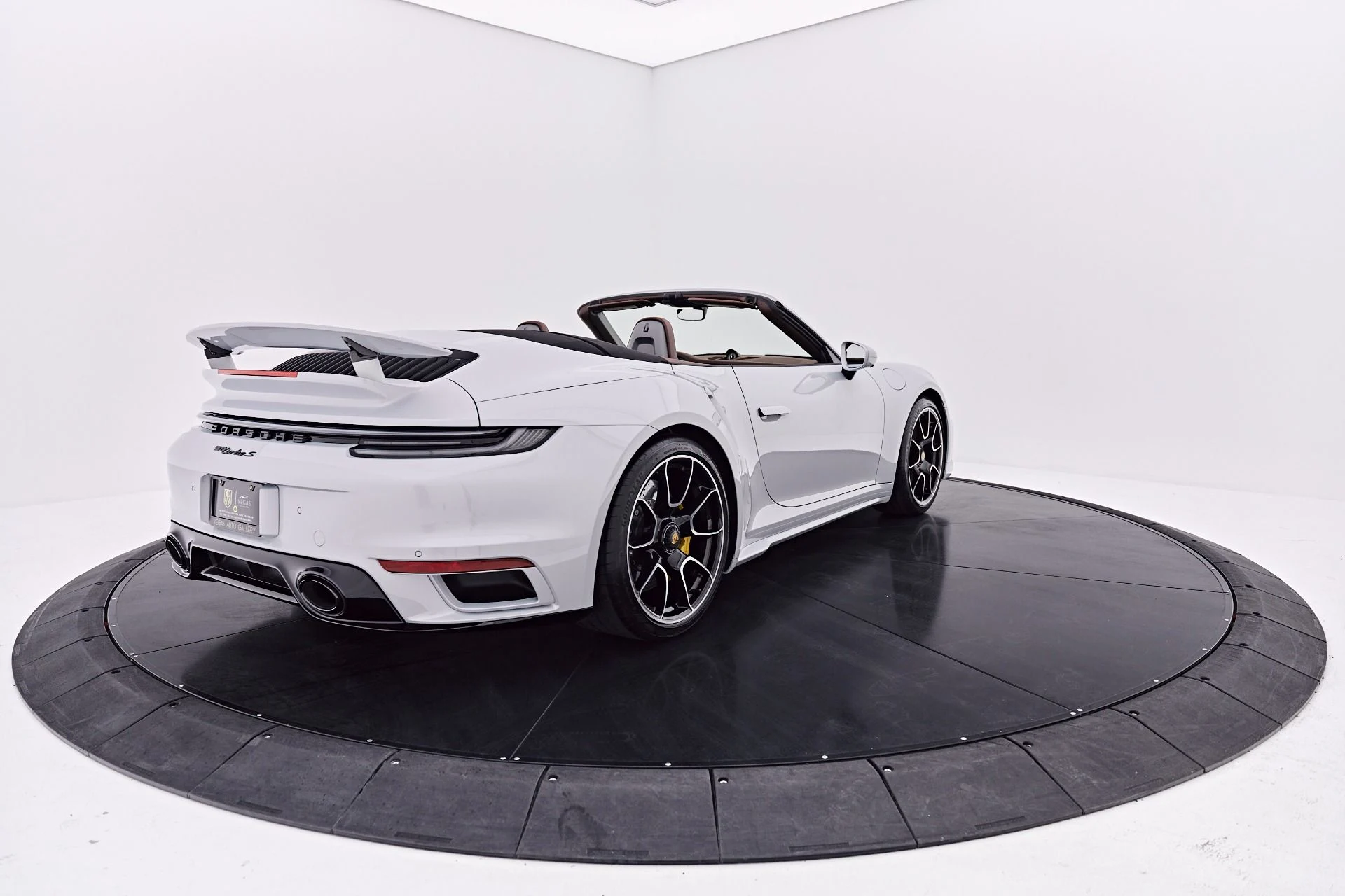 mph025_2040593469_Used_2025_Porsche_911_Turbo_S_1786497806_1b3f634a30