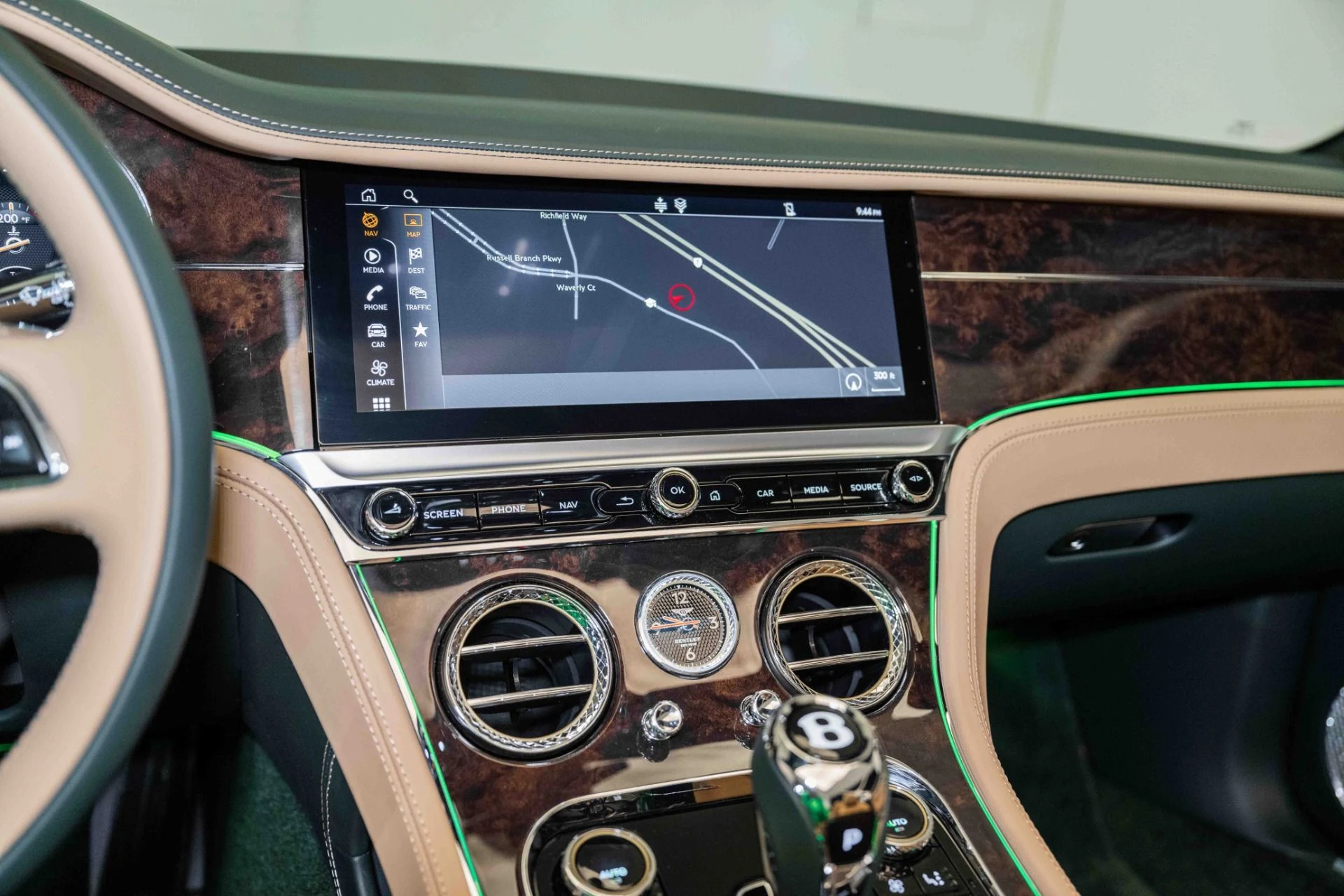 mph025_2041587452_Used_2024_Bentley_CONTINENTAL_GTC_Azure_V8_1705167241_7f3a0bd06f