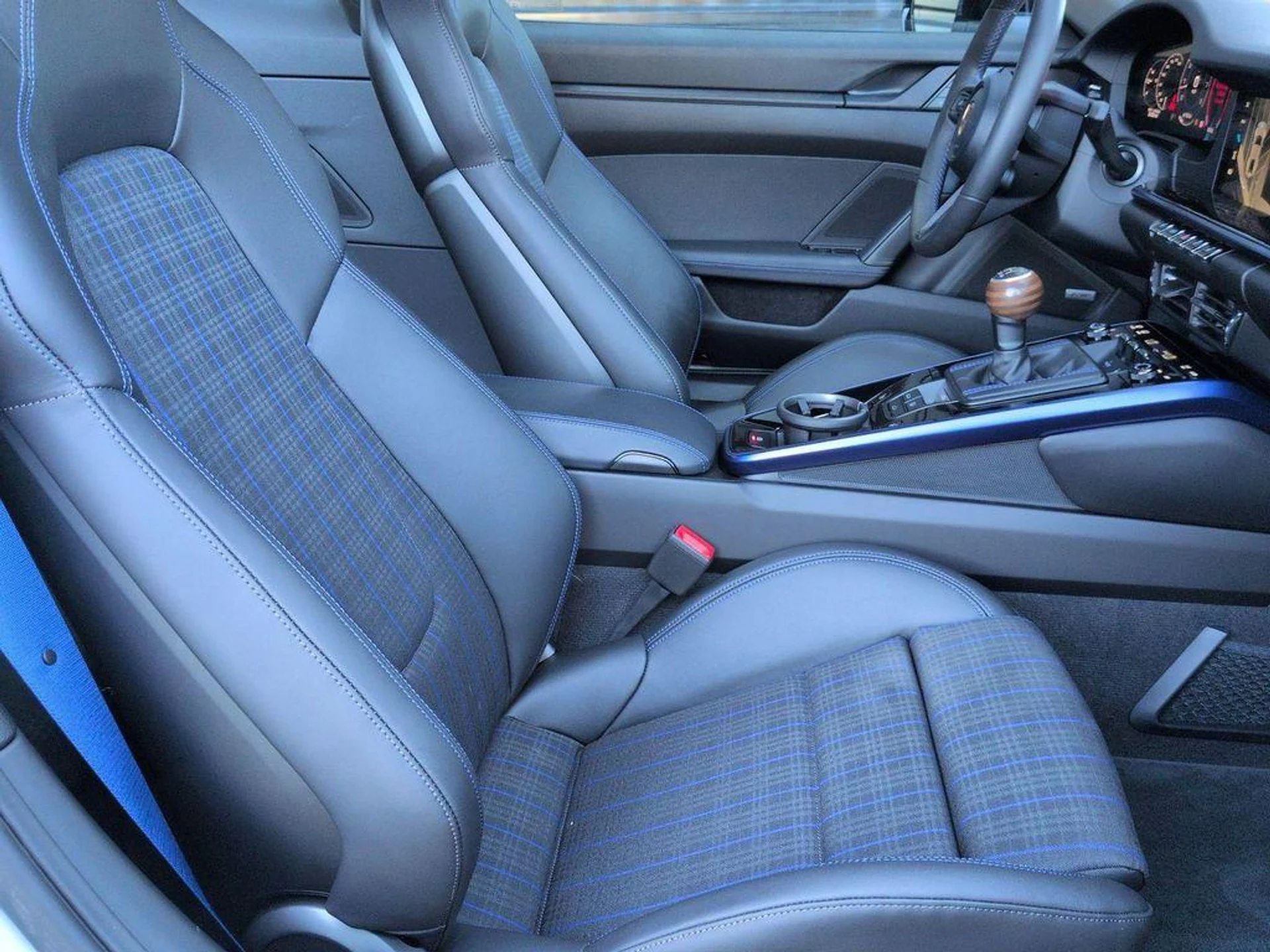 mph025_2044807582_A_Kg_O4wl_Xz_A03_Zso4_EQL_Ole_Tjy8g_81e7382fa5