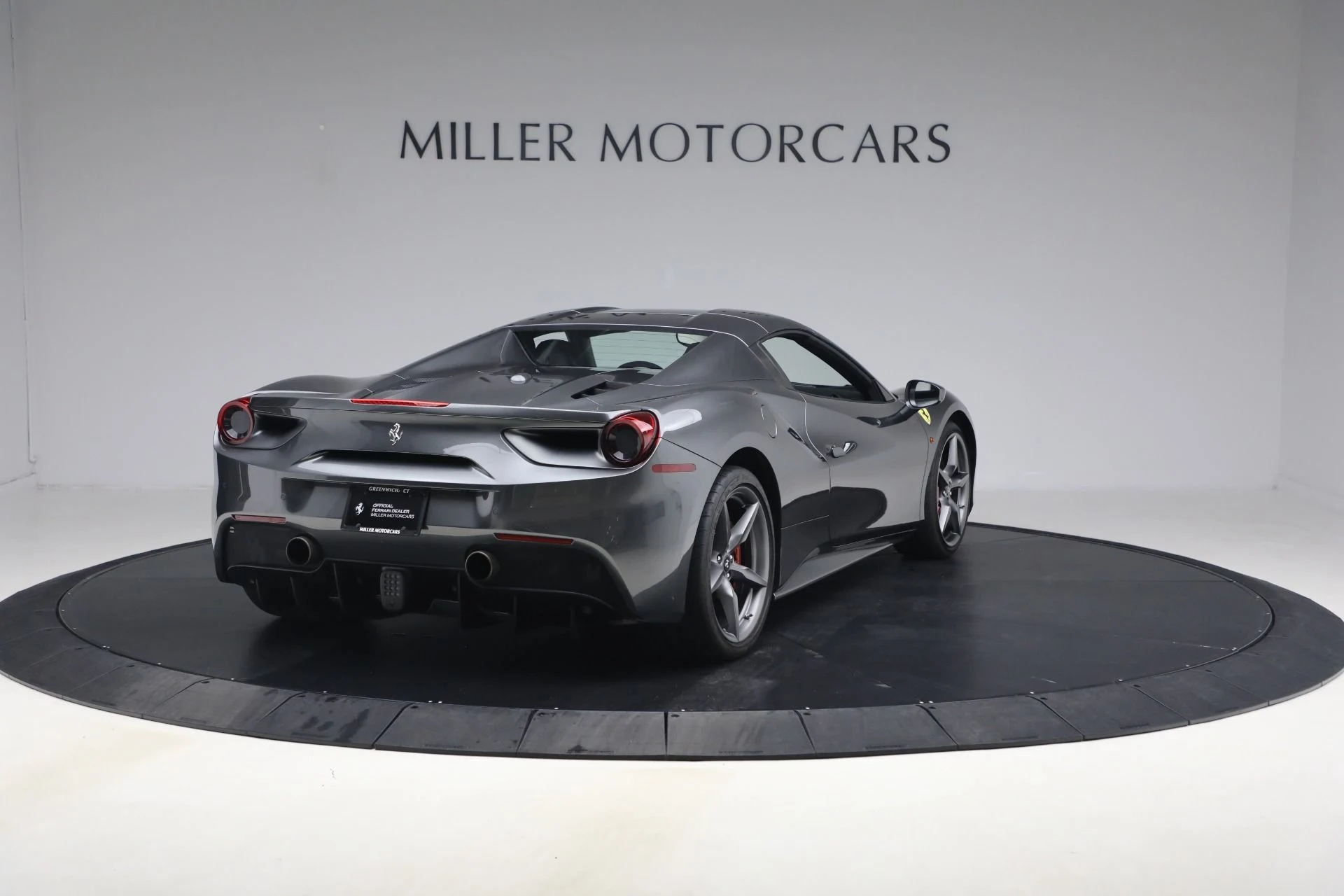 mph025_2046984032_Used_2018_Ferrari_488_Spider_1774552215_79a8295ec1