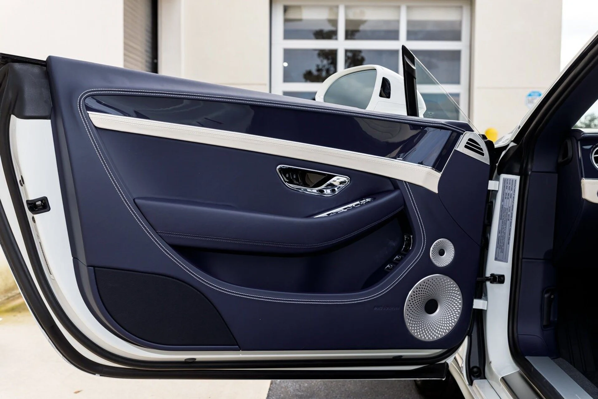 mph025_2047448884_156b95bda3ee91f1d355dd66f1683b6dx_9b2accb7da