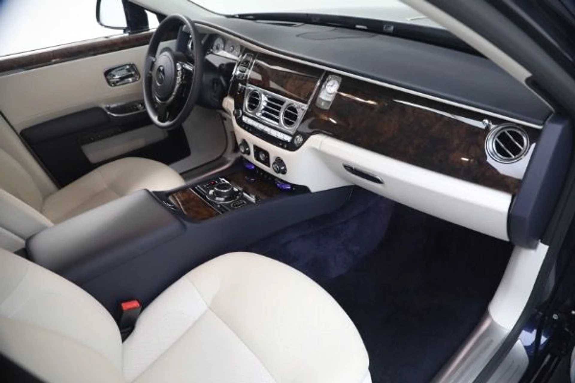 mph025_2048280427_Used_2014_Rolls_Royce_Ghost_49ea0c2cf2