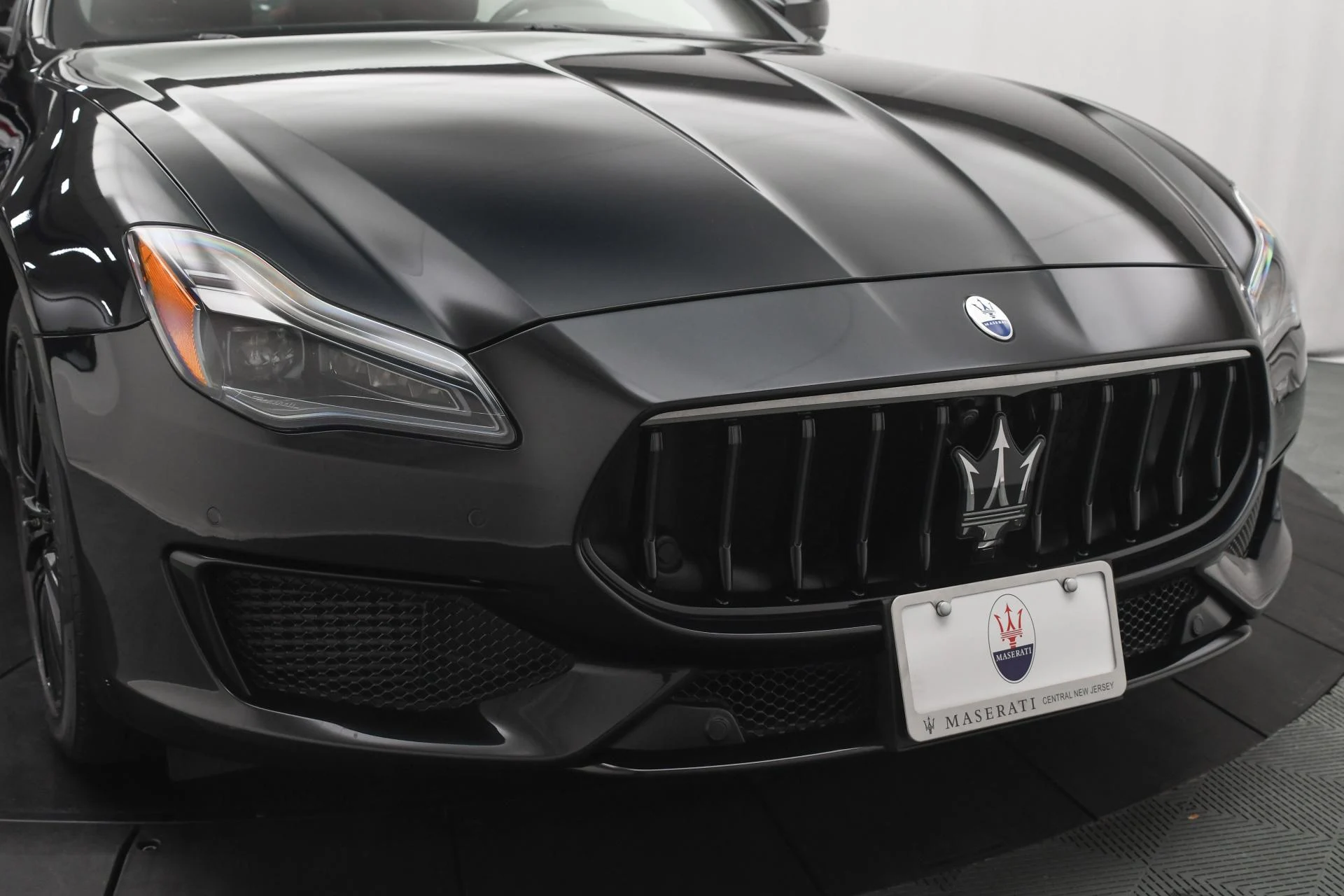 mph025_2048596973_Used_2022_Maserati_Quattroporte_Modena_Q4_1755245124_3c9492a7fa