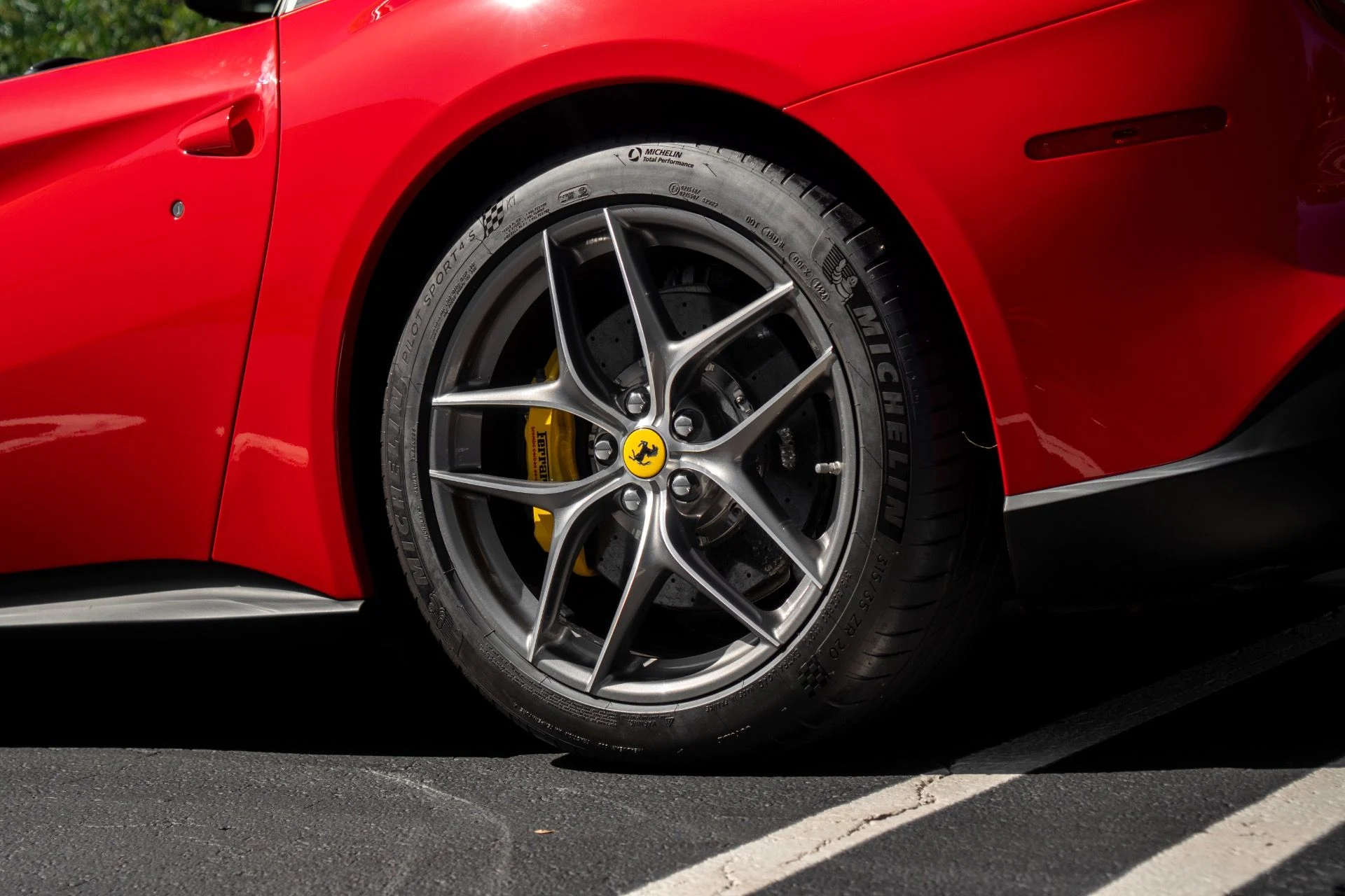 mph025_2053403587_Used_2017_Ferrari_F12berlinetta_1761715050_78751e4360