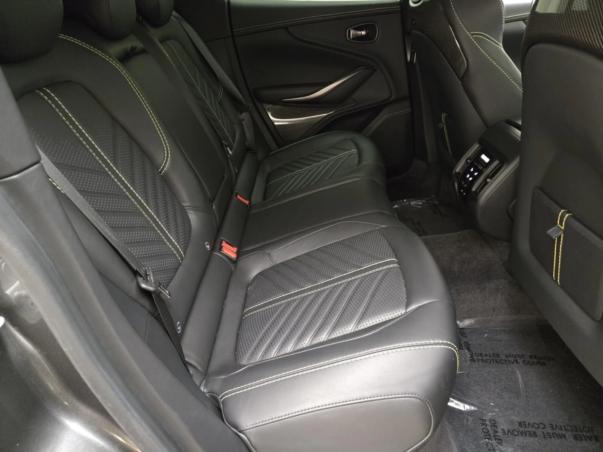 mph025_2056697623_Used_2023_Aston_Martin_DBX_707_1758610637_f672558c6c