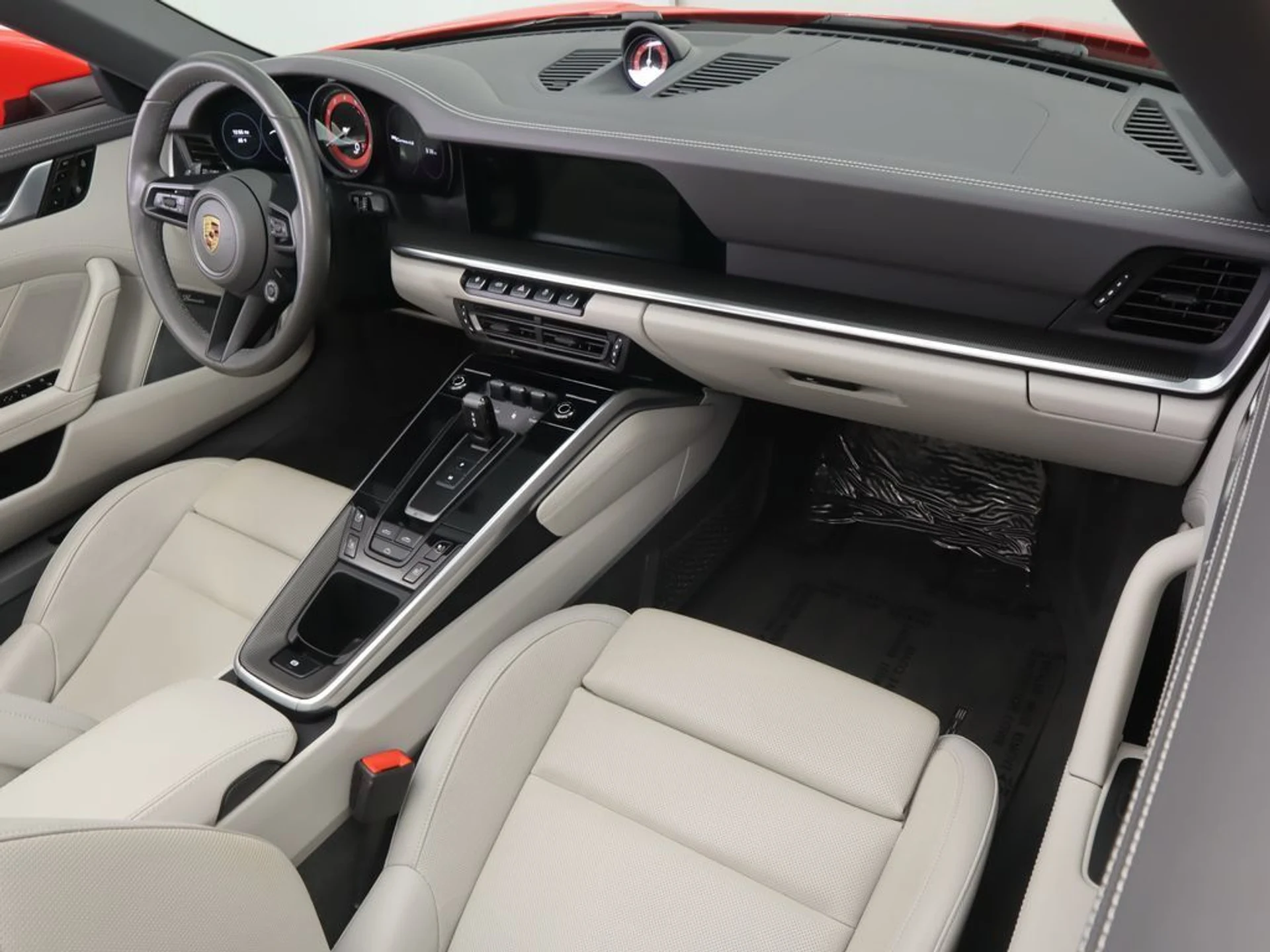 mph025_2069184196_used_2021_porsche_911_carrera4scabriolet_8119_22977692_26_1024_4bad38fb8e