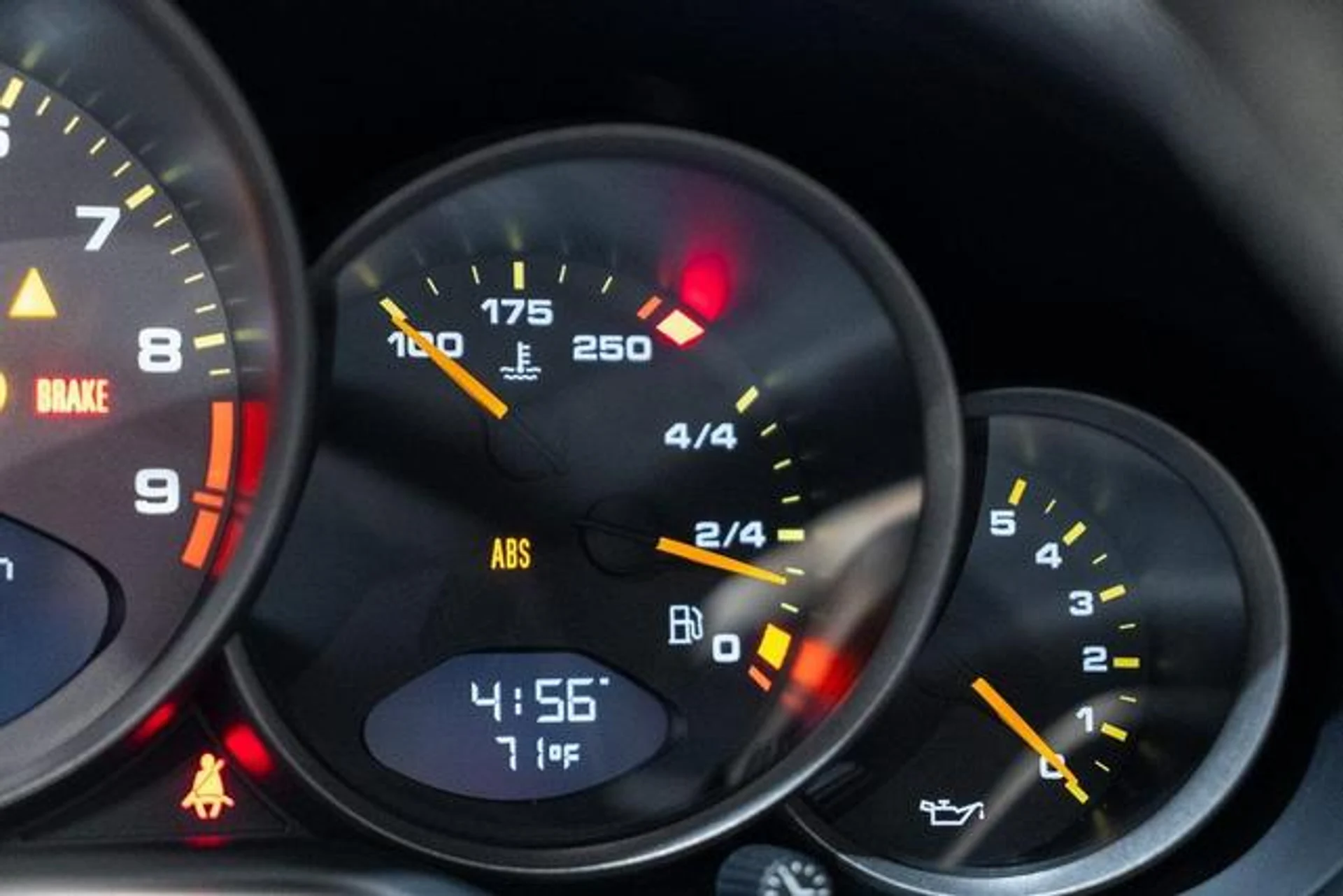 mph025_2072796411_Gni_Z_Tzw_Rf_HDM_08_A_Em_ZG_Jg_C_Lws_BA_08b96d6111