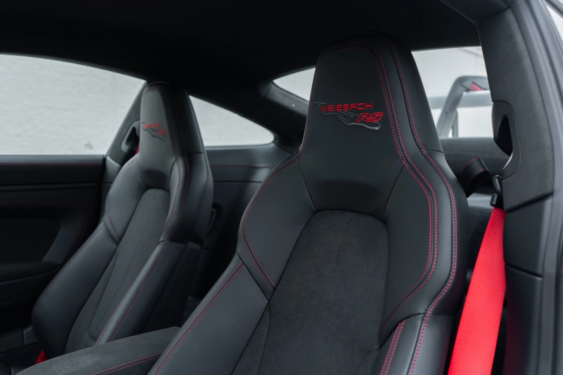 mph025_2075275602_Used_2025_Porsche_911_GT_3_RS_1766778269_f9ff28296d