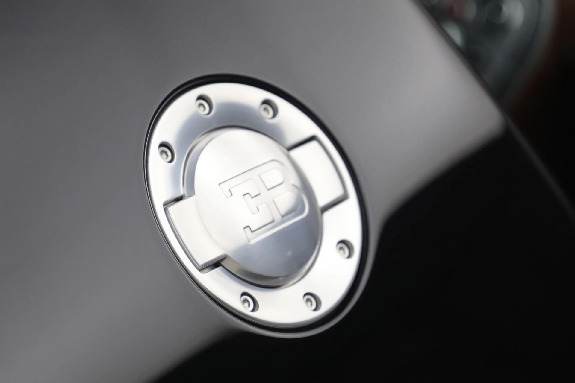 mph025_2079849012_Used_2006_Bugatti_Veyron_164_b57eae1d03