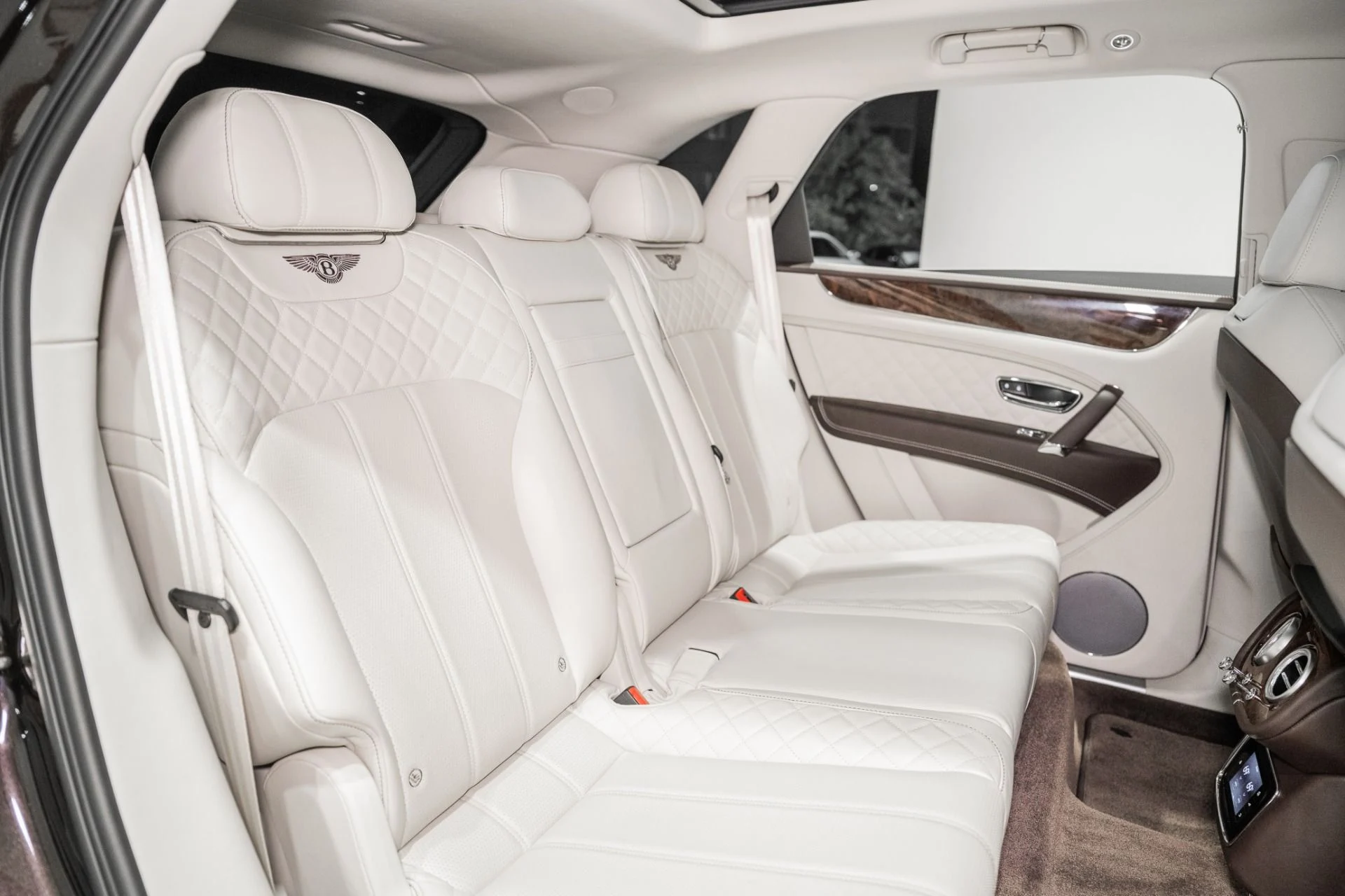 mph025_2081554526_Used_2017_Bentley_Bentayga_W12_1791218079_0addae02f0