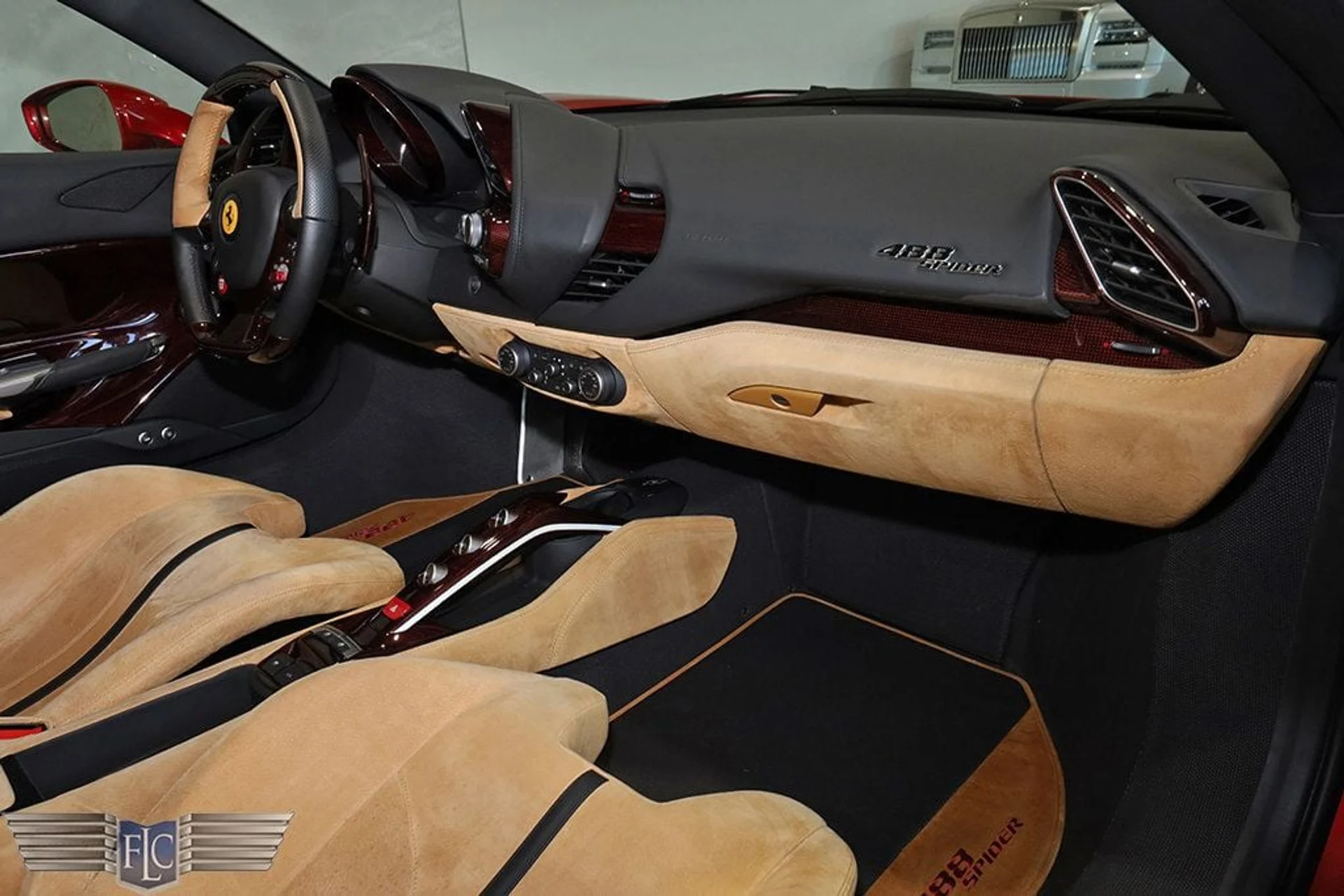 mph025_2082382498_used_2019_ferrari_488_spider_convertible_9689_22929028_26_1024_3d18c091ce