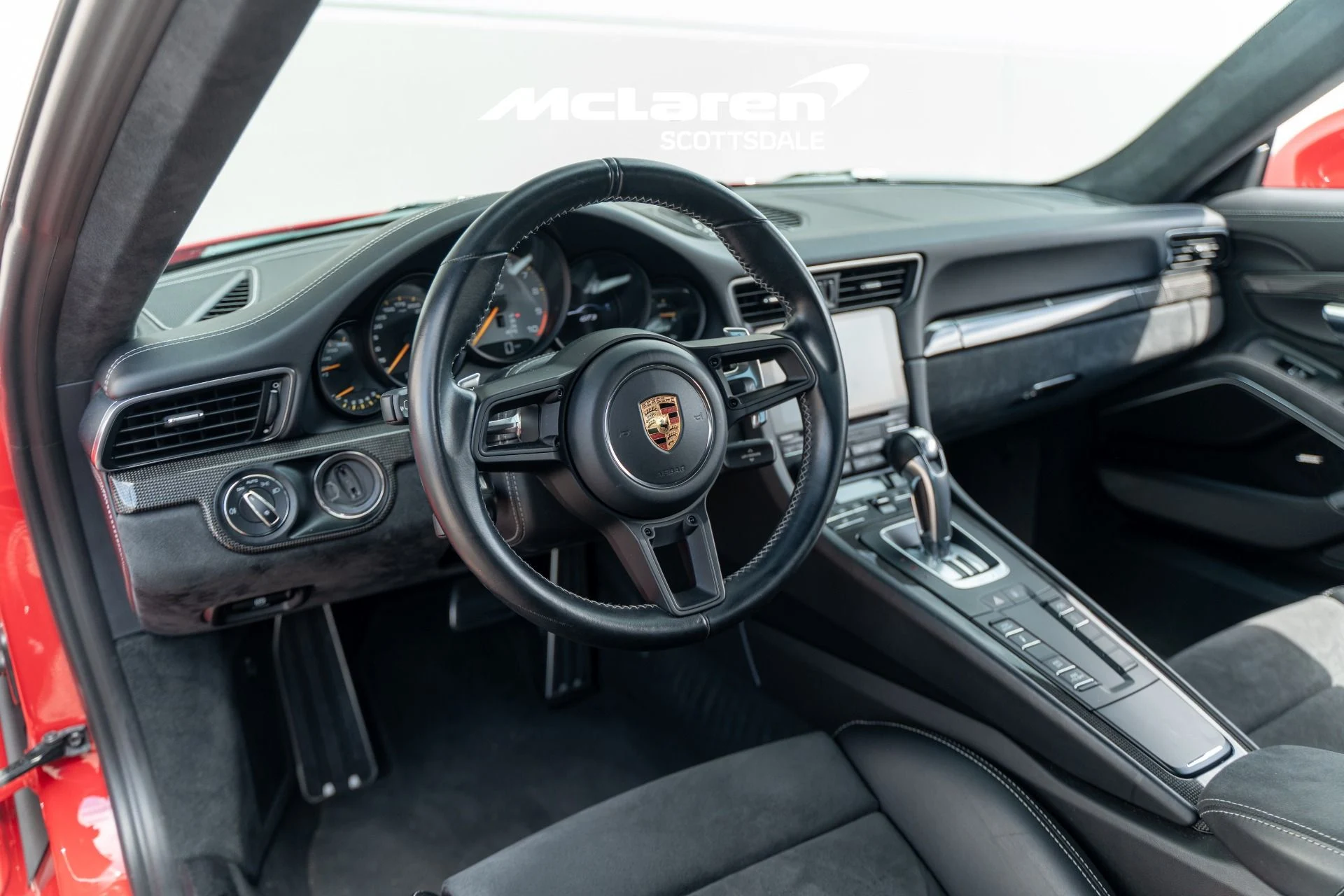 mph025_2095581445_Used_2018_PORSCHE_911_GT_3_1760124140_7627b37f3a