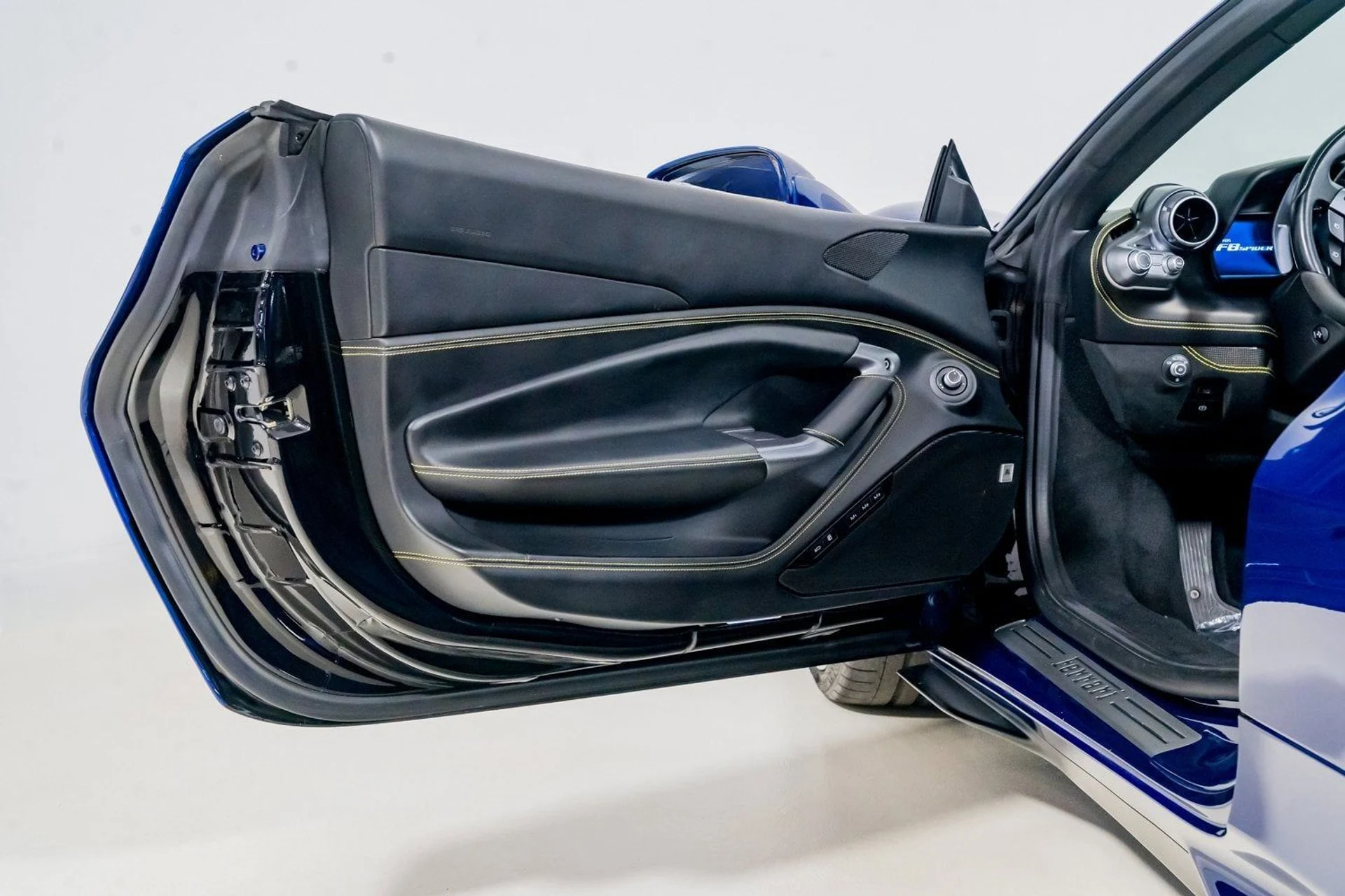 mph025_2095976616_fc5515f62d6e4b5b94e3a8beec1a2c79_a11a145601