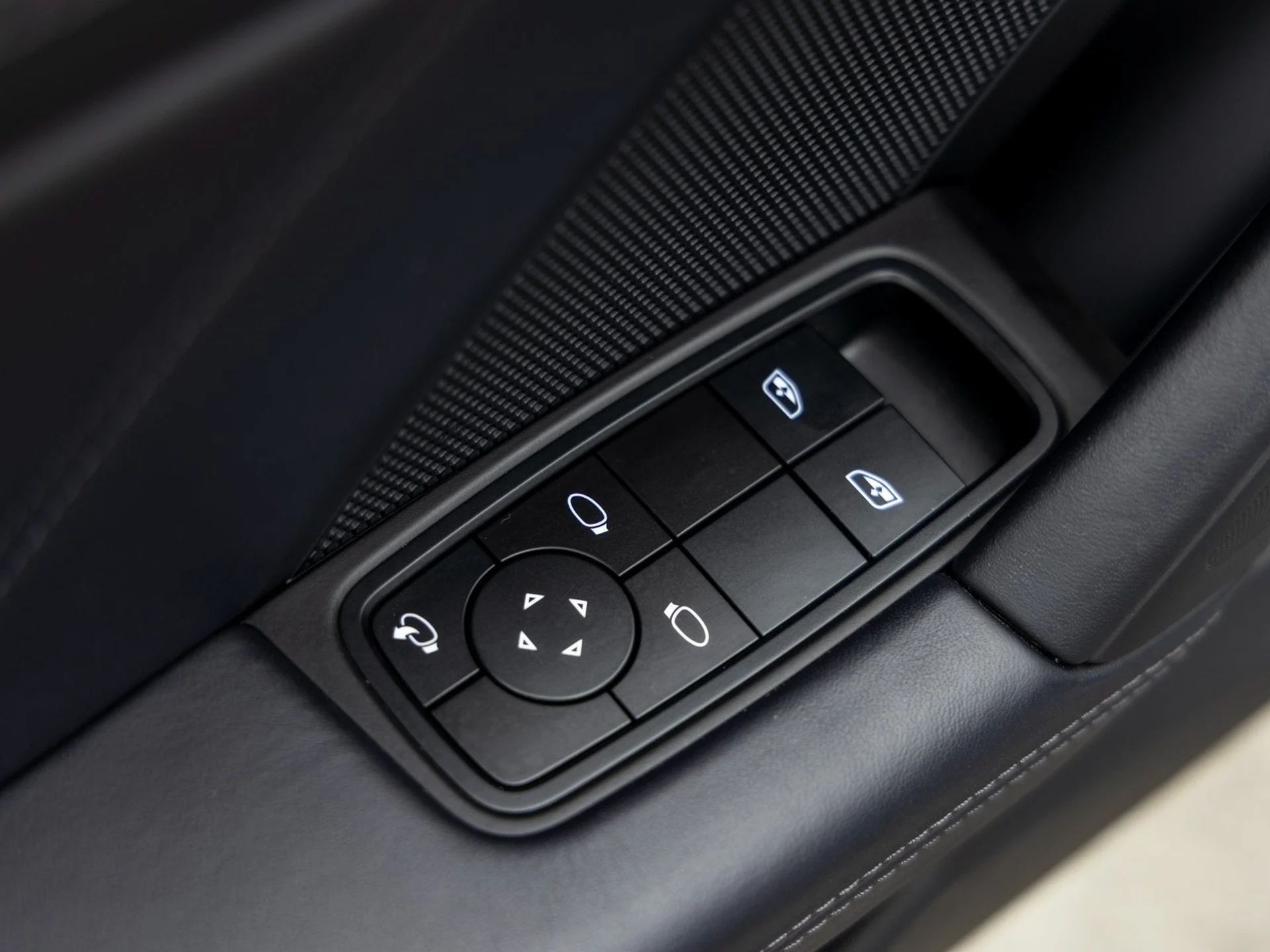 mph025_2097585342_26_02dd97a1c1