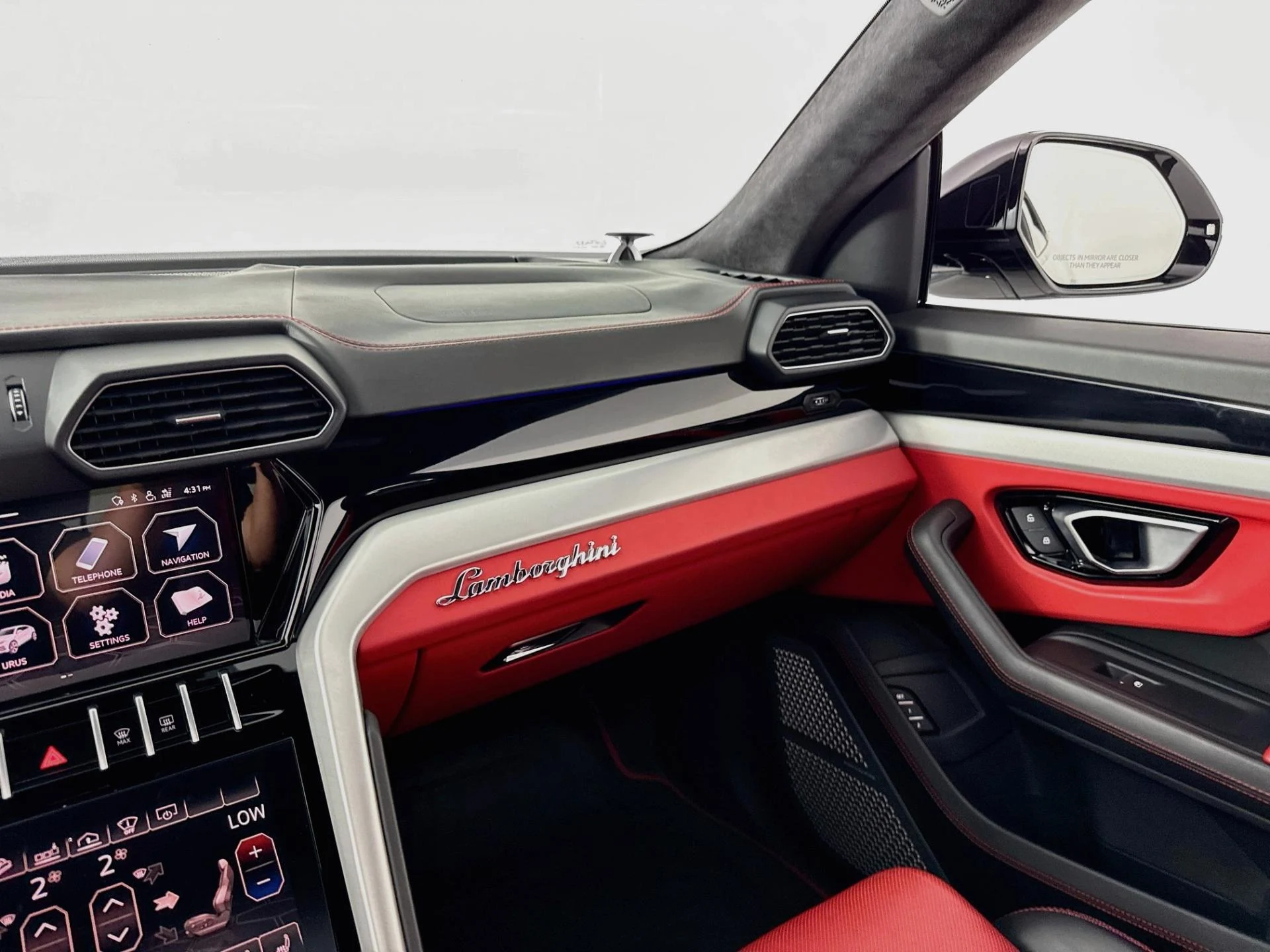 mph025_210001106_Used_2020_Lamborghini_Urus_1788550611_48944d068c