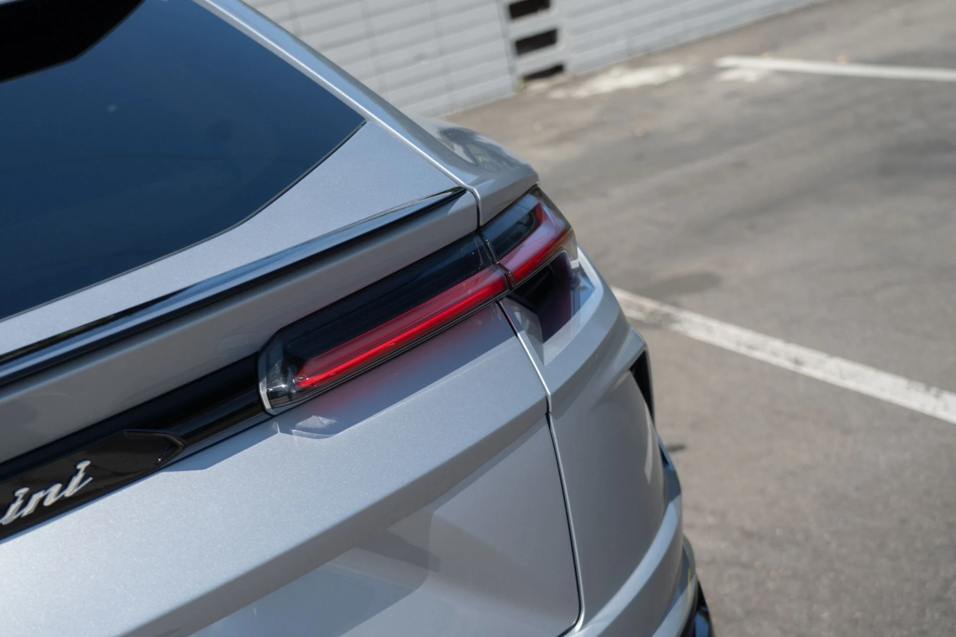 mph025_2103761622_Used_2019_Lamborghini_Urus_1755558842_5b7a81dc6c