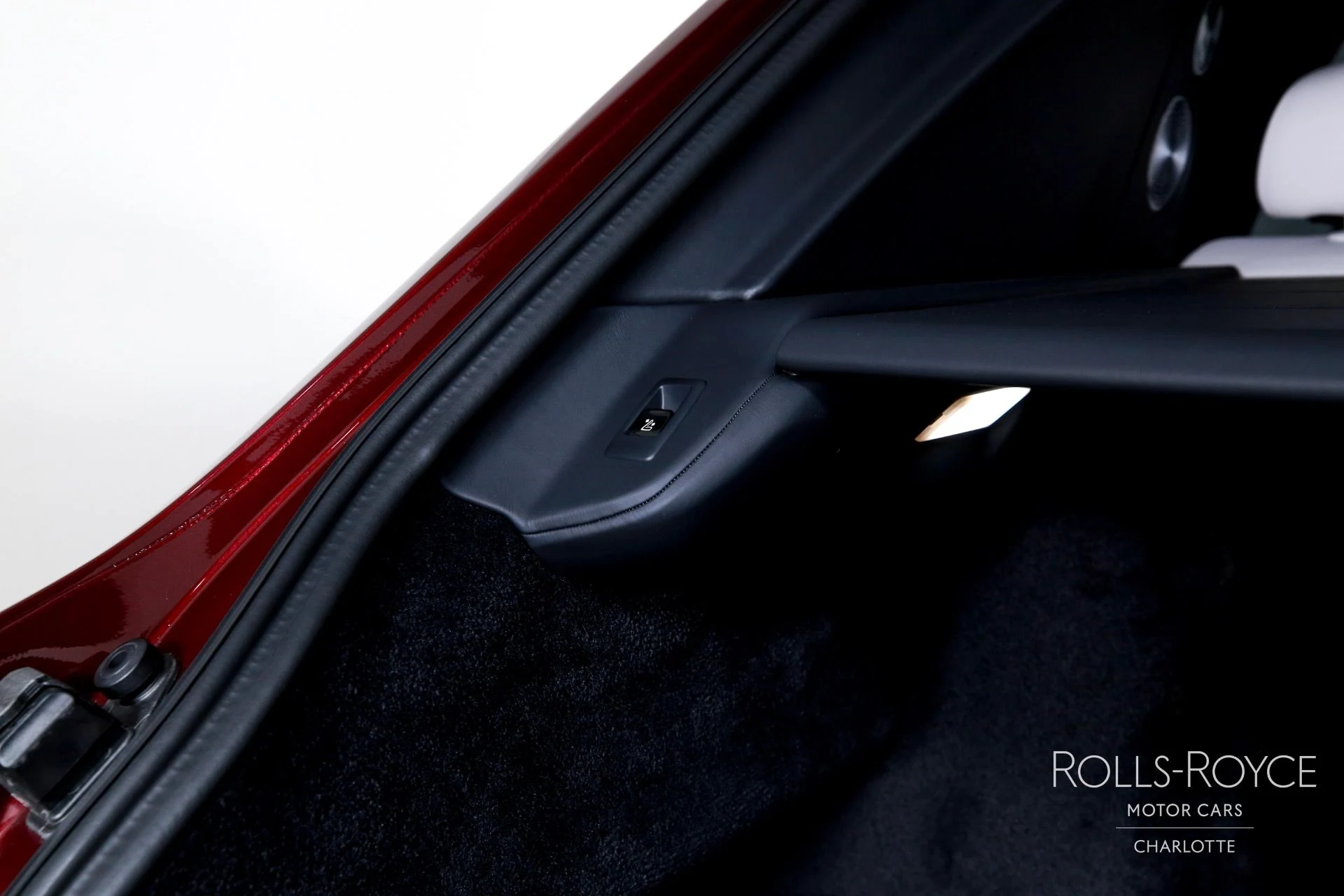 mph025_2107683712_Used_2025_Rolls_Royce_Cullinan_1757533758_f1049391a9