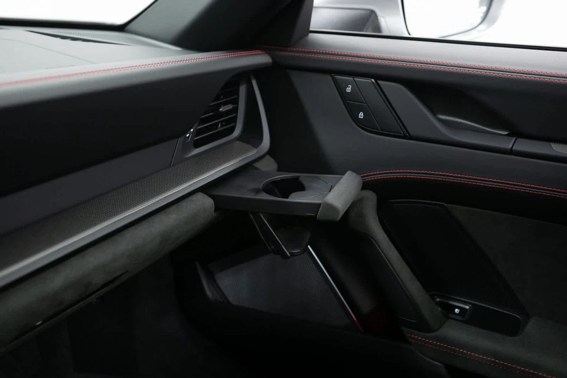 mph025_2107908157_eaeeb383593aa2d5ada39e50ce76746fx_08f704eebc