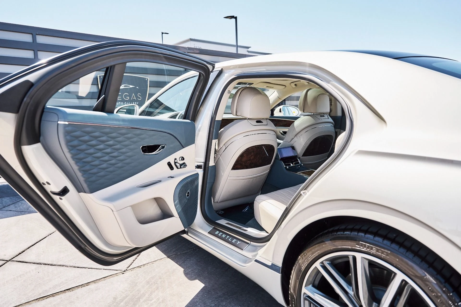 mph025_2110329401_Used_2022_Bentley_Flying_Spur_W12_1781229016_7571996b2a