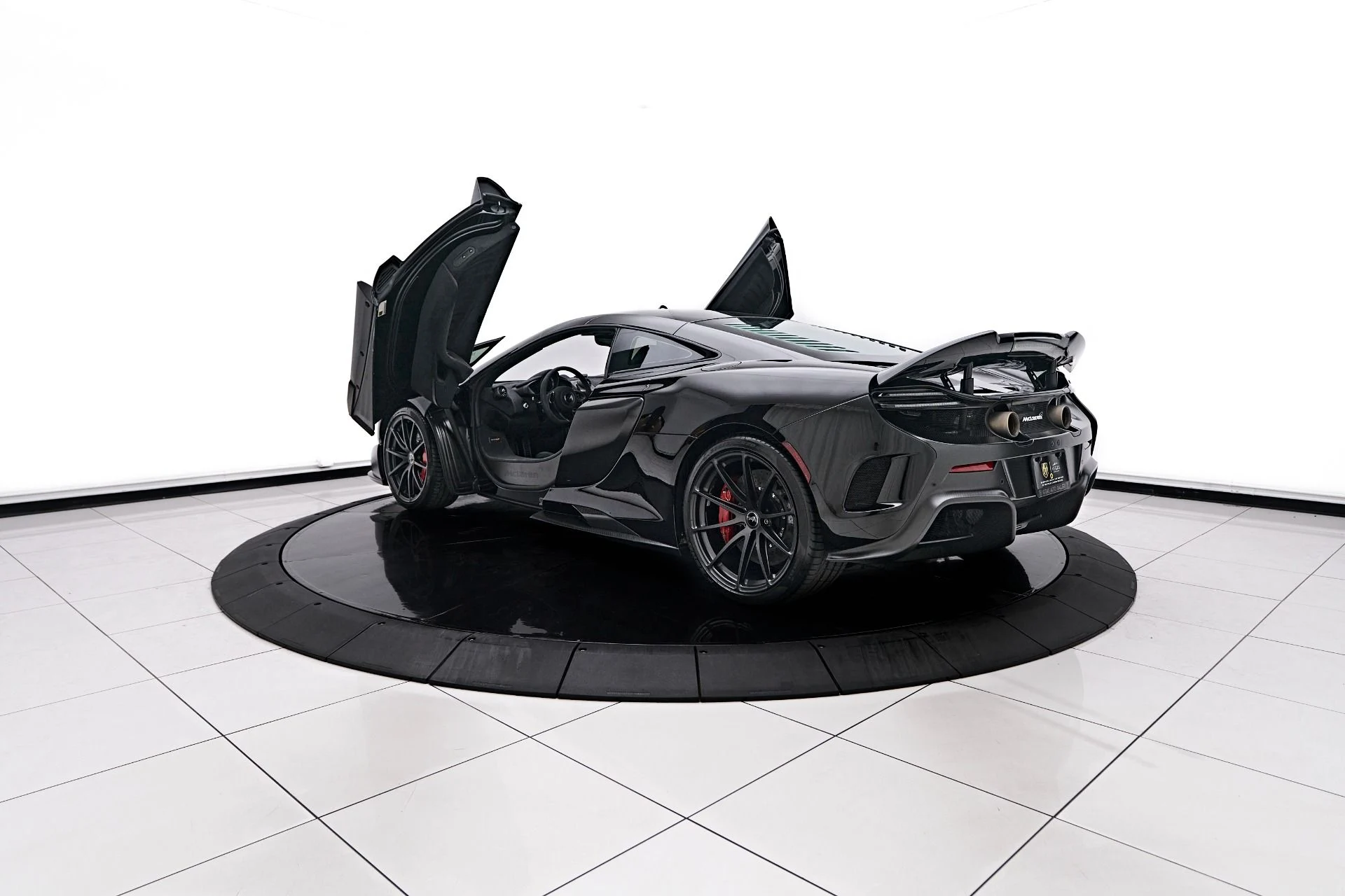 mph025_2111311531_Used_2016_Mc_Laren_675_LT_Base_1756862759_e9df4e99ad