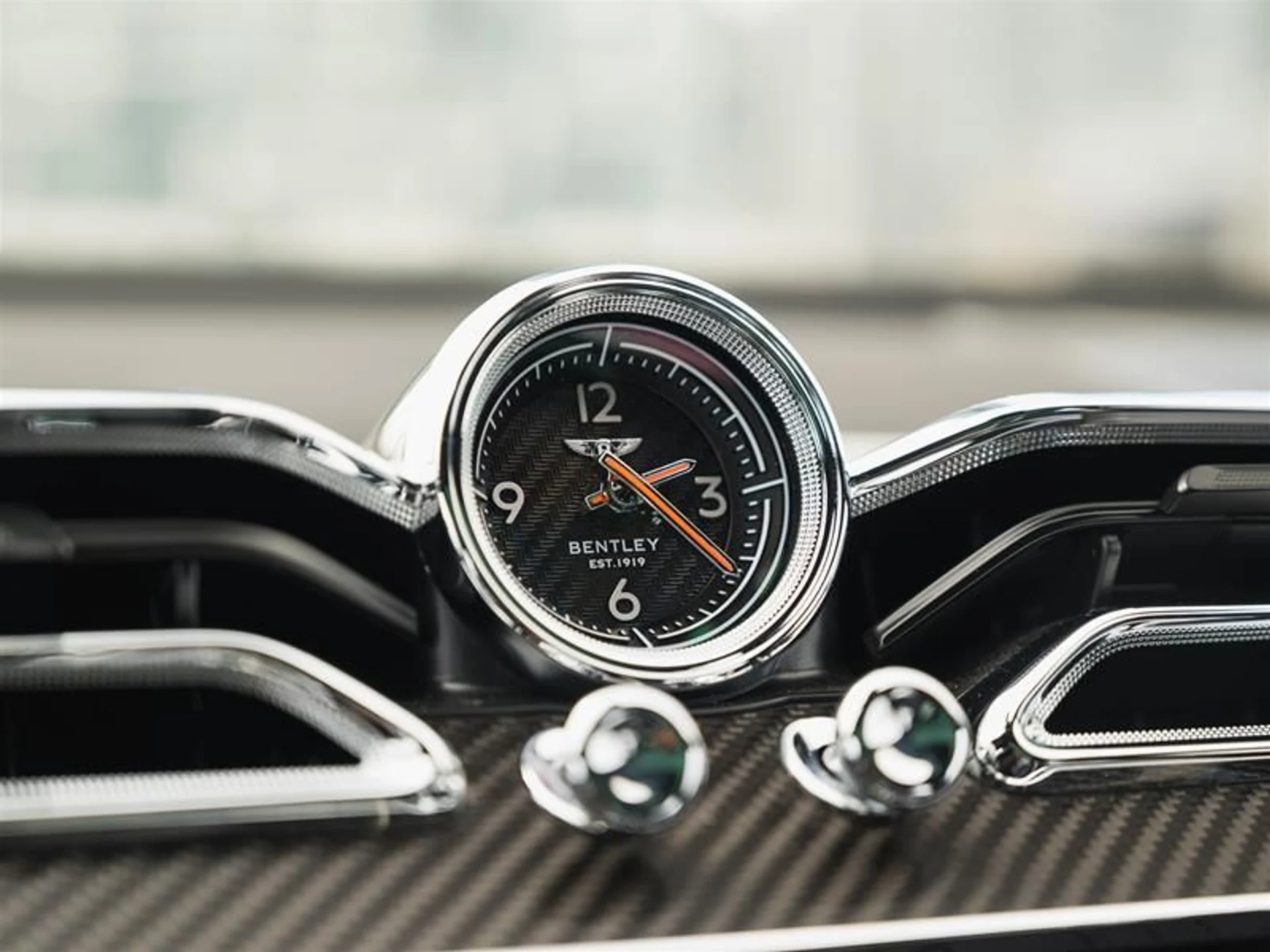 mph025_2145273810_nfhikelf_6bfd8b427c