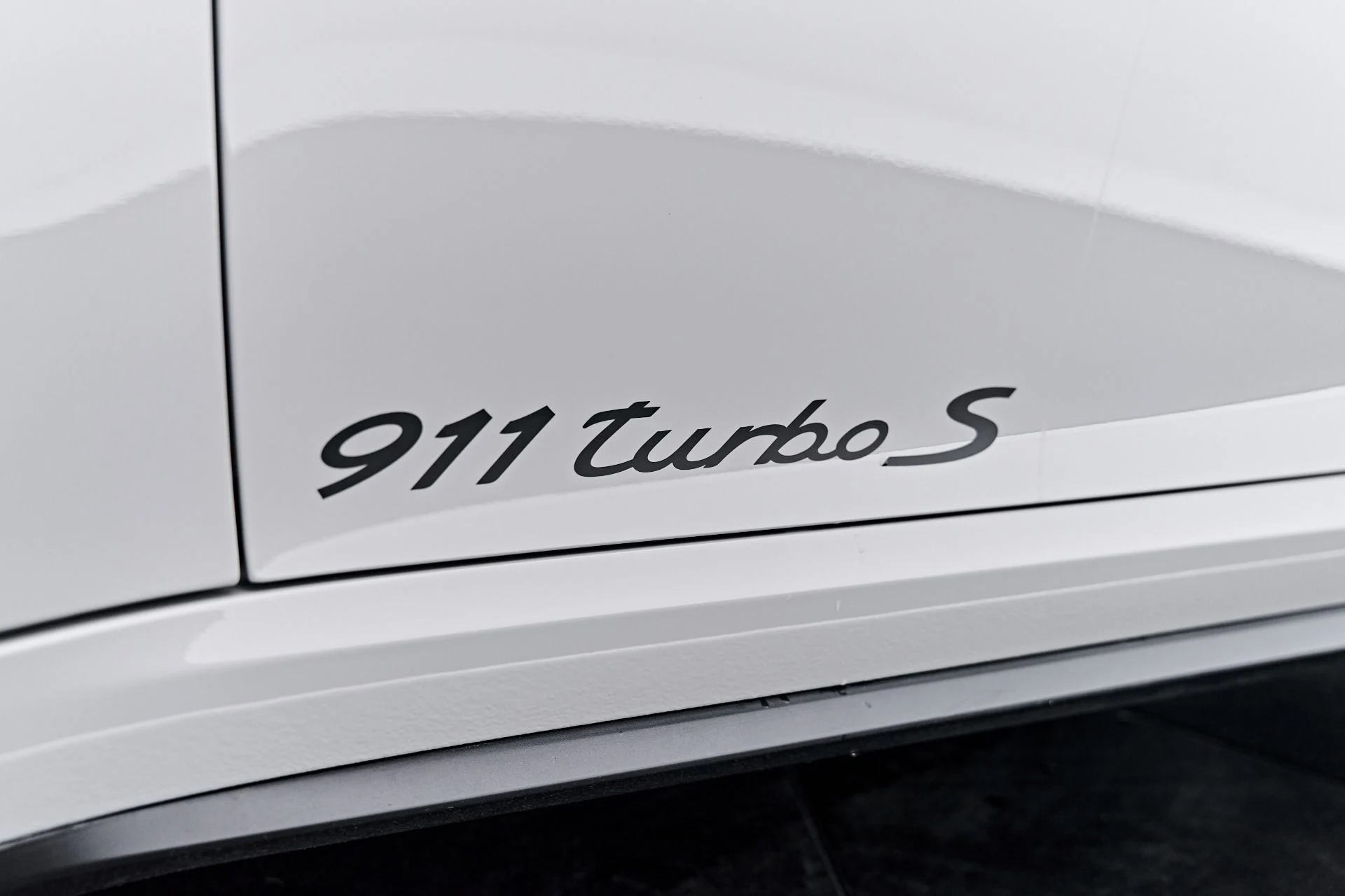 mph025_2148533468_Used_2024_Porsche_911_Turbo_S_1790987925_8a165487bb