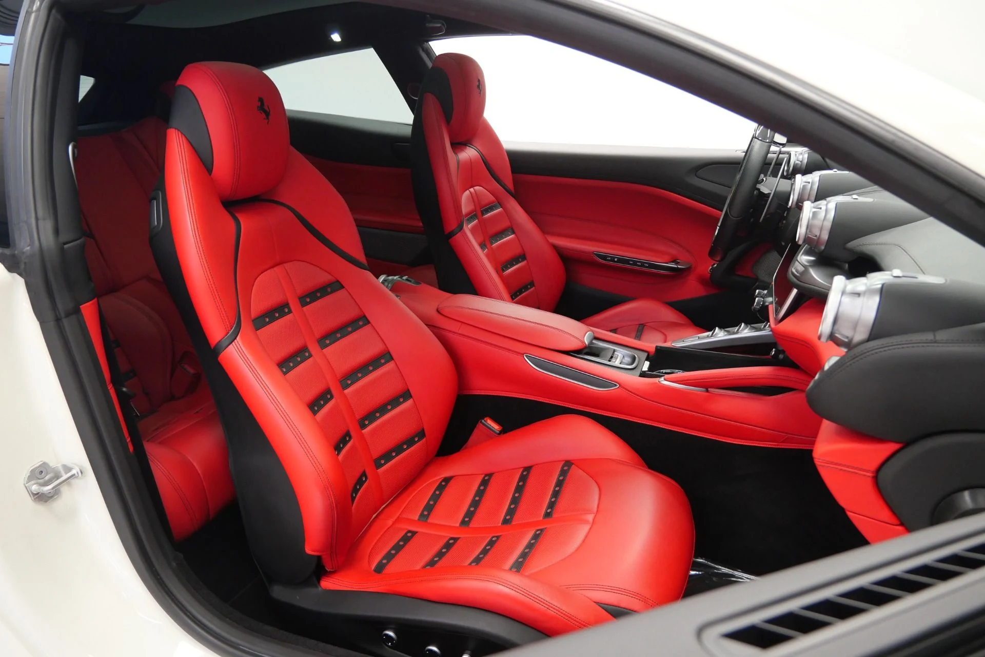 mph025_2162852571_Used_2017_Ferrari_GTC_4_Lusso_V12_Power_Heated_and_Ventilated_Daytona_Seats_1780598649_cf6145bd08