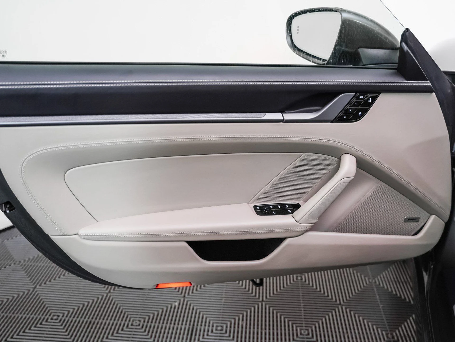 mph025_21648005_caafd128350f2e150e96943b85f43323_f17fe39a33