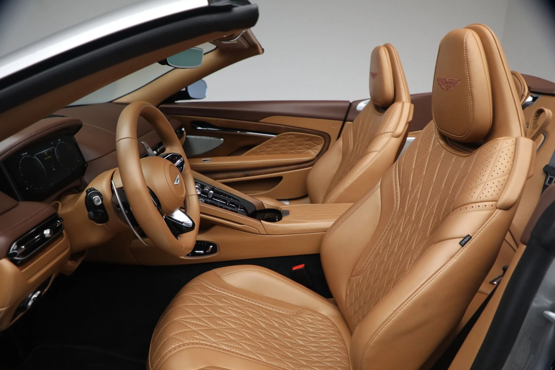 mph025_2170158842_Used_2024_Aston_Martin_DB_12_Volante_1792860706_a92313af17