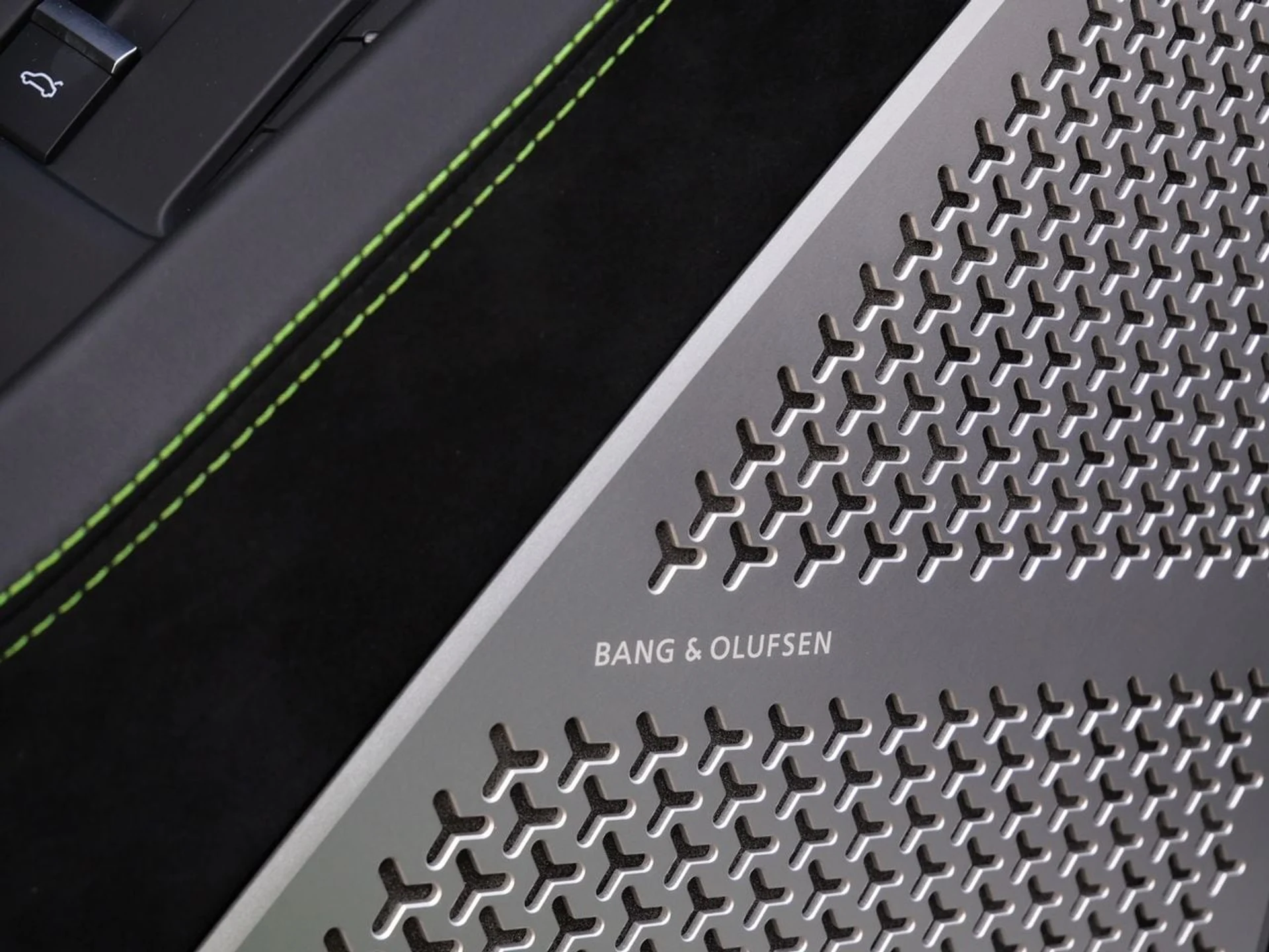 mph025_2170792793_110ec09ea325f8bde9568572e00480d3x_e2a312555f