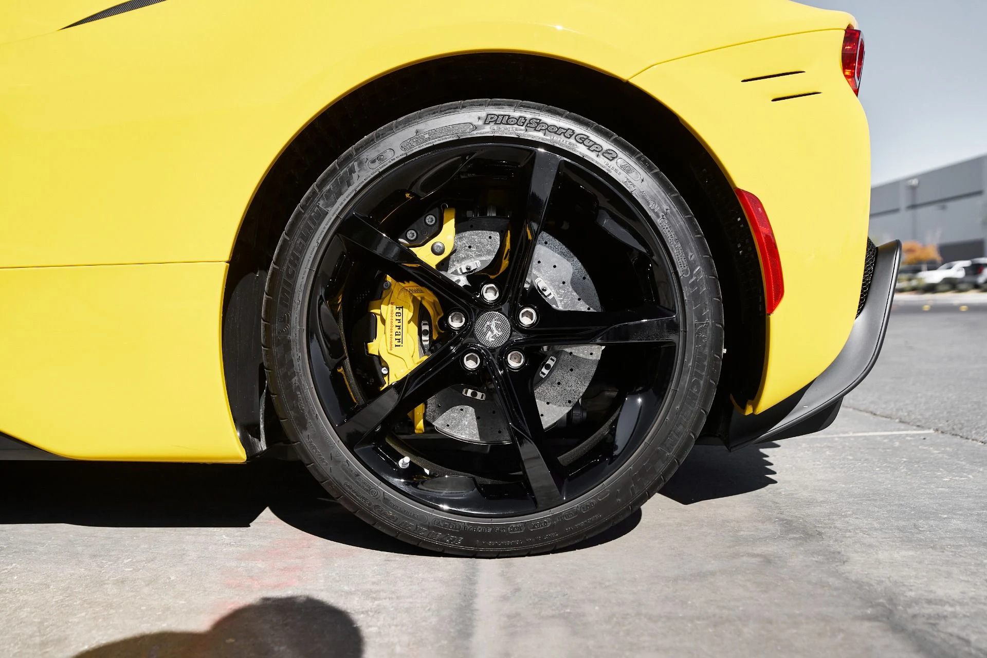 mph025_2177087531_Used_2022_Ferrari_SF_90_Stradale_Base_1762462344_347facc935