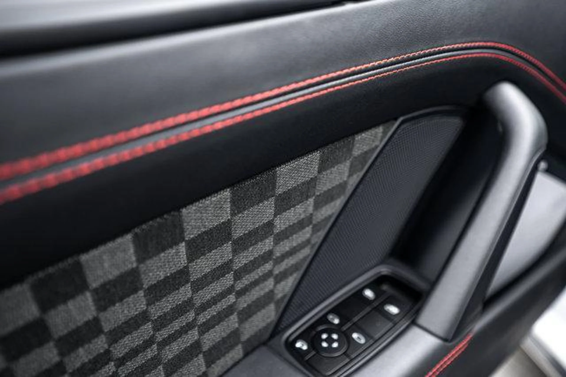 mph025_2177831801_cg_O1yc_O6_FOV_1h_F_Di_V_Nx_Z_Fe9c4_Y_0cb985b017