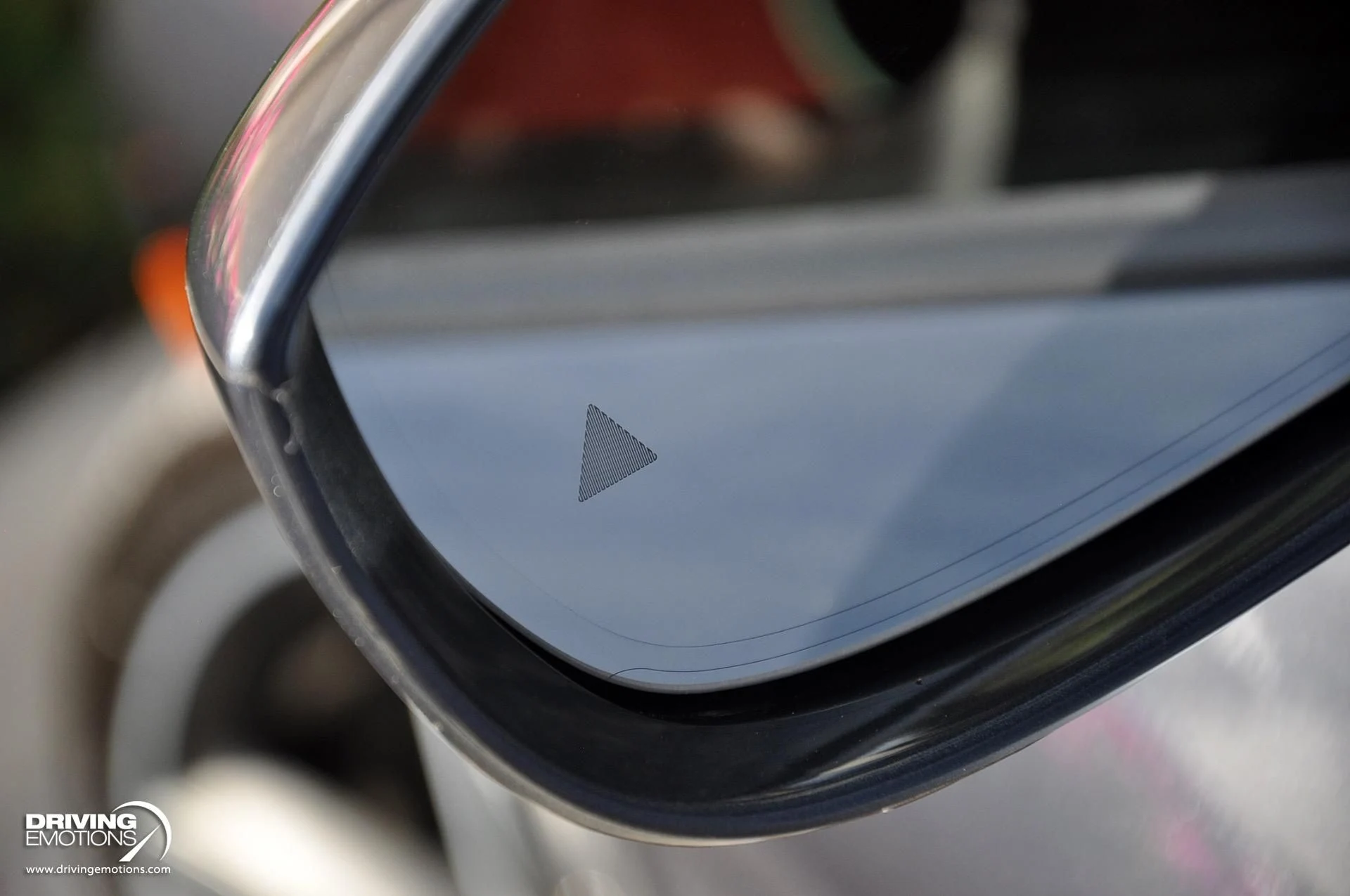 mph025_218188368_882_p26_l_74f5335645