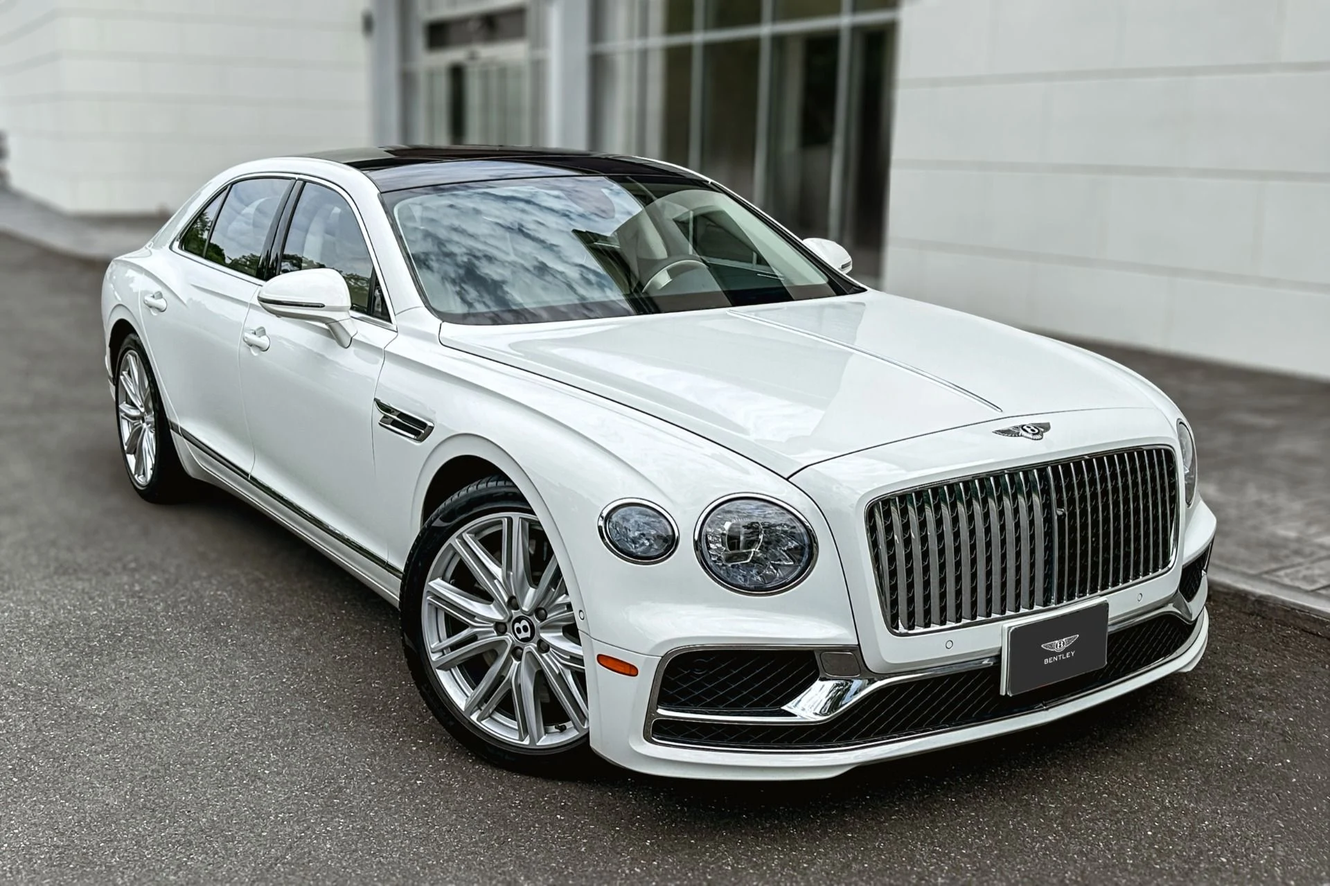 mph025_218260652_Used_2023_Bentley_Flying_Spur_Hybrid_Hybrid_1782128898_dc2a0cc932