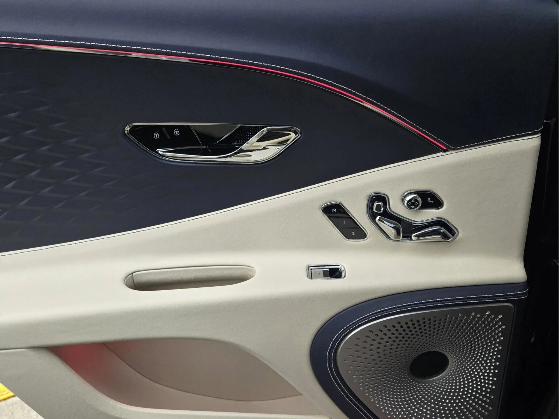 mph025_2183866379_4a2680969120ff0b6ed13507083faceex_79f697588b