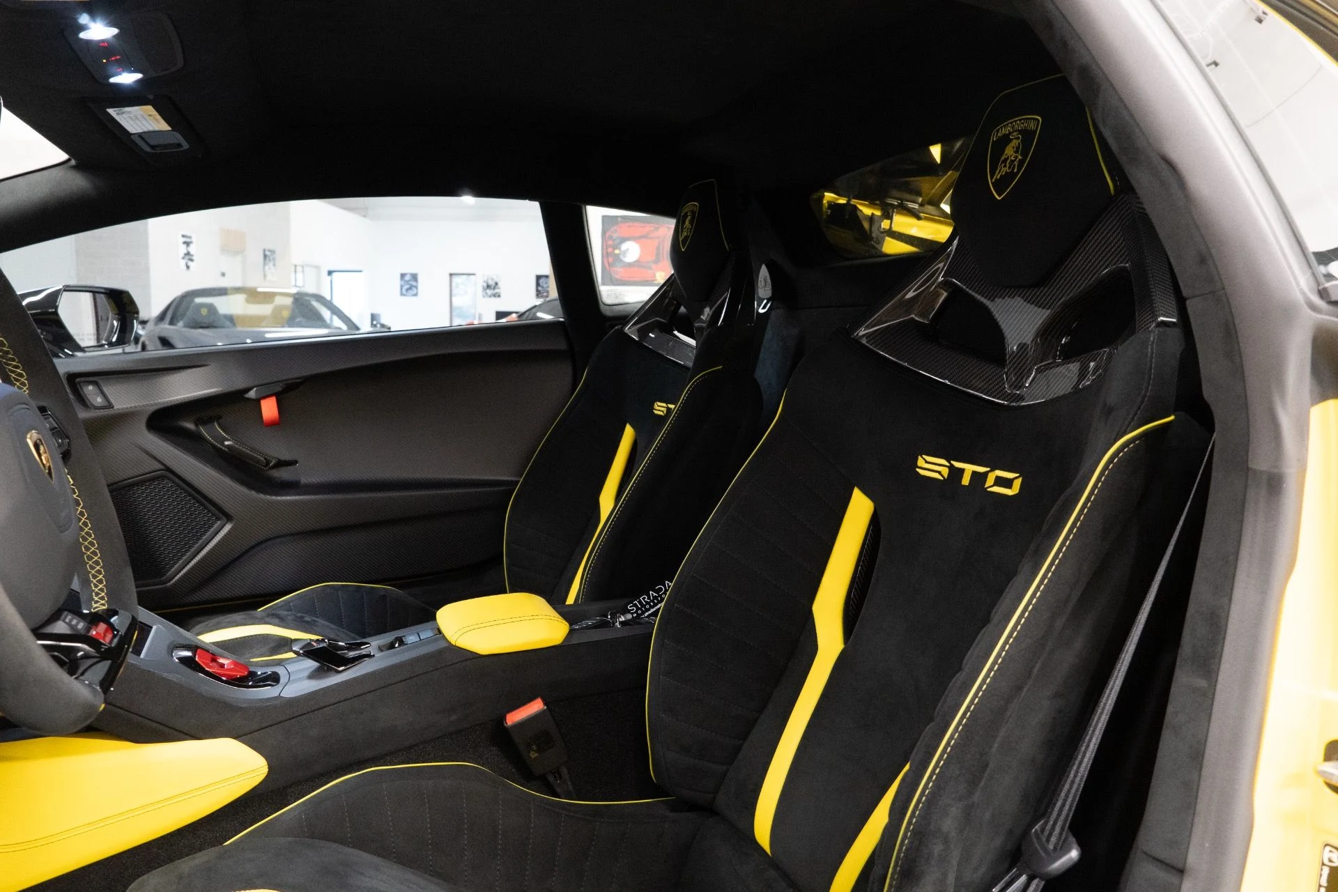 mph025_2188517866_Used_2022_Lamborghini_Huracan_STO_1774301372_5a5bcb76d6