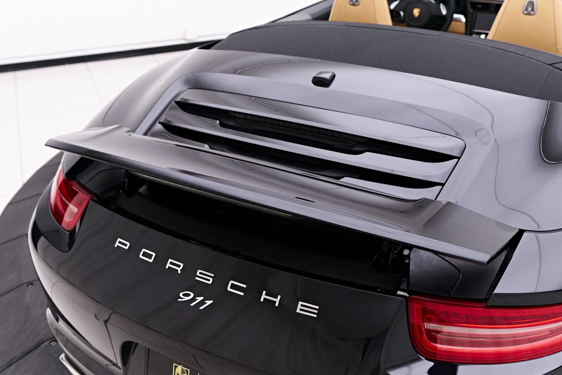 mph025_2189759945_Used_2015_Porsche_911_Carrera_1752707667_10470ab417