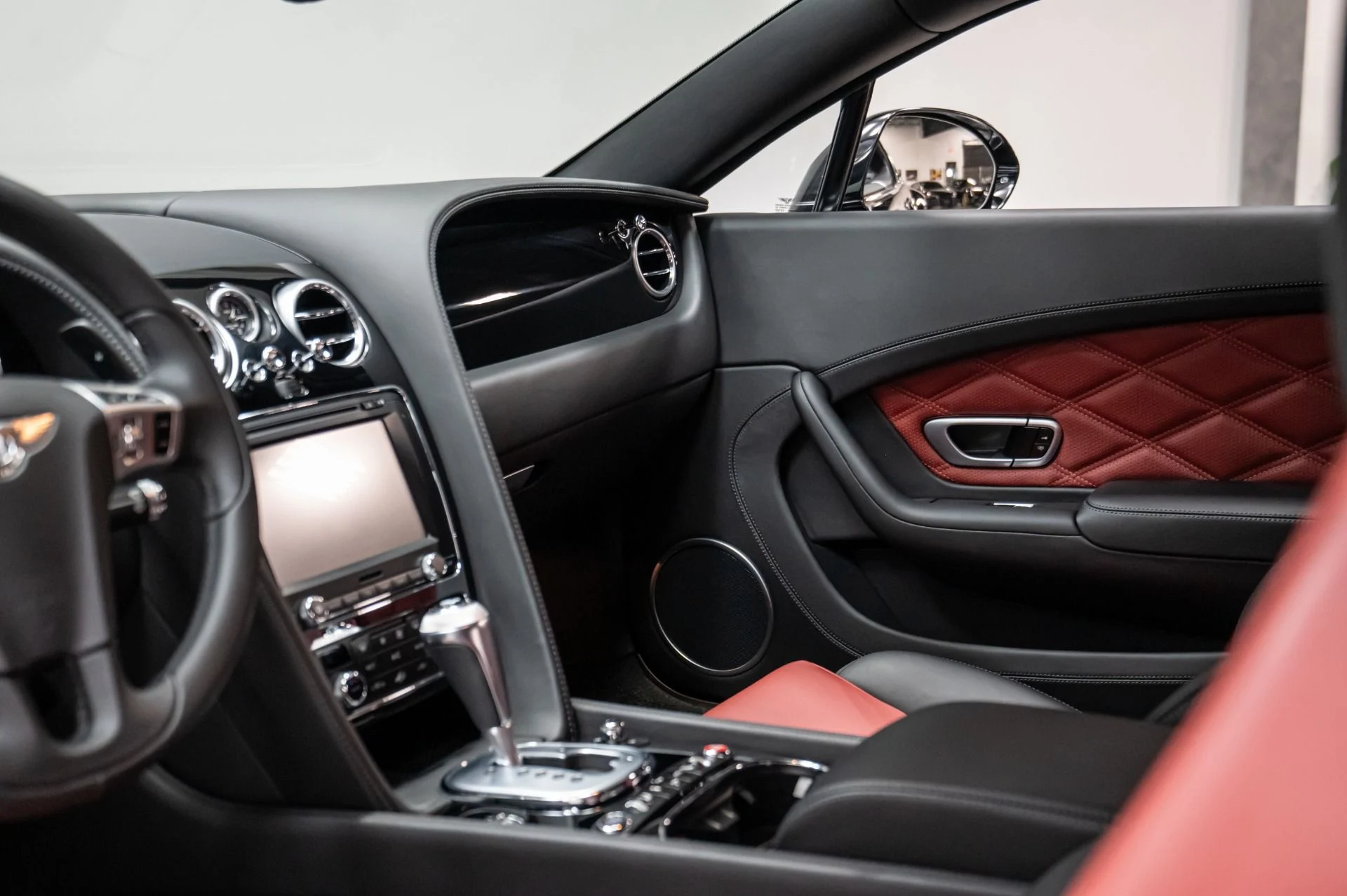 mph025_2190020590_Used_2013_Bentley_Continental_GT_V8_1747850011_3f4af17076